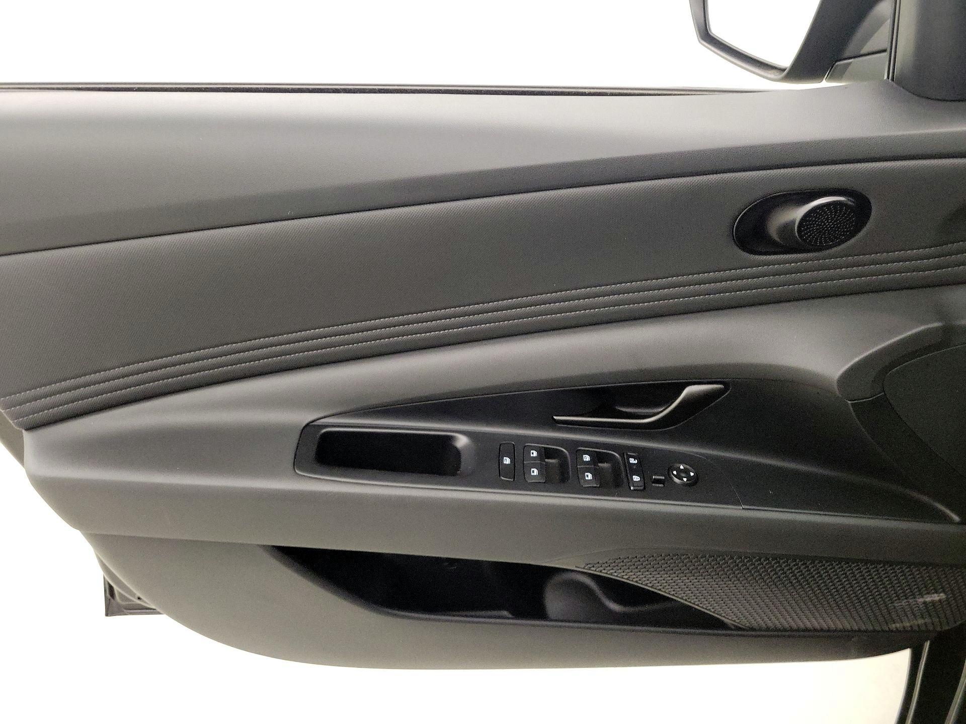 Thumbnail: 2025 Hyundai Elantra - 12