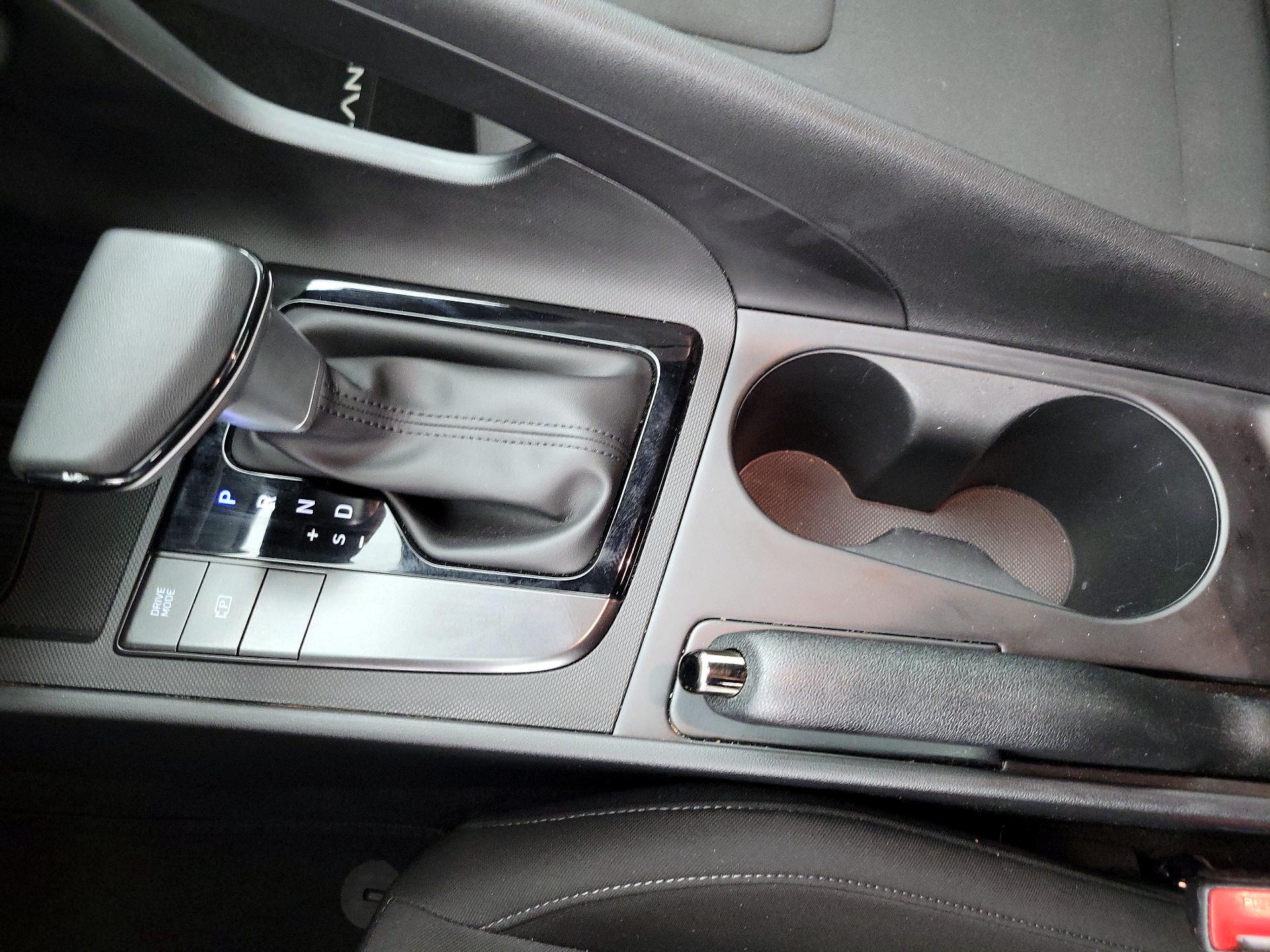 Thumbnail: 2025 Hyundai Elantra - 17