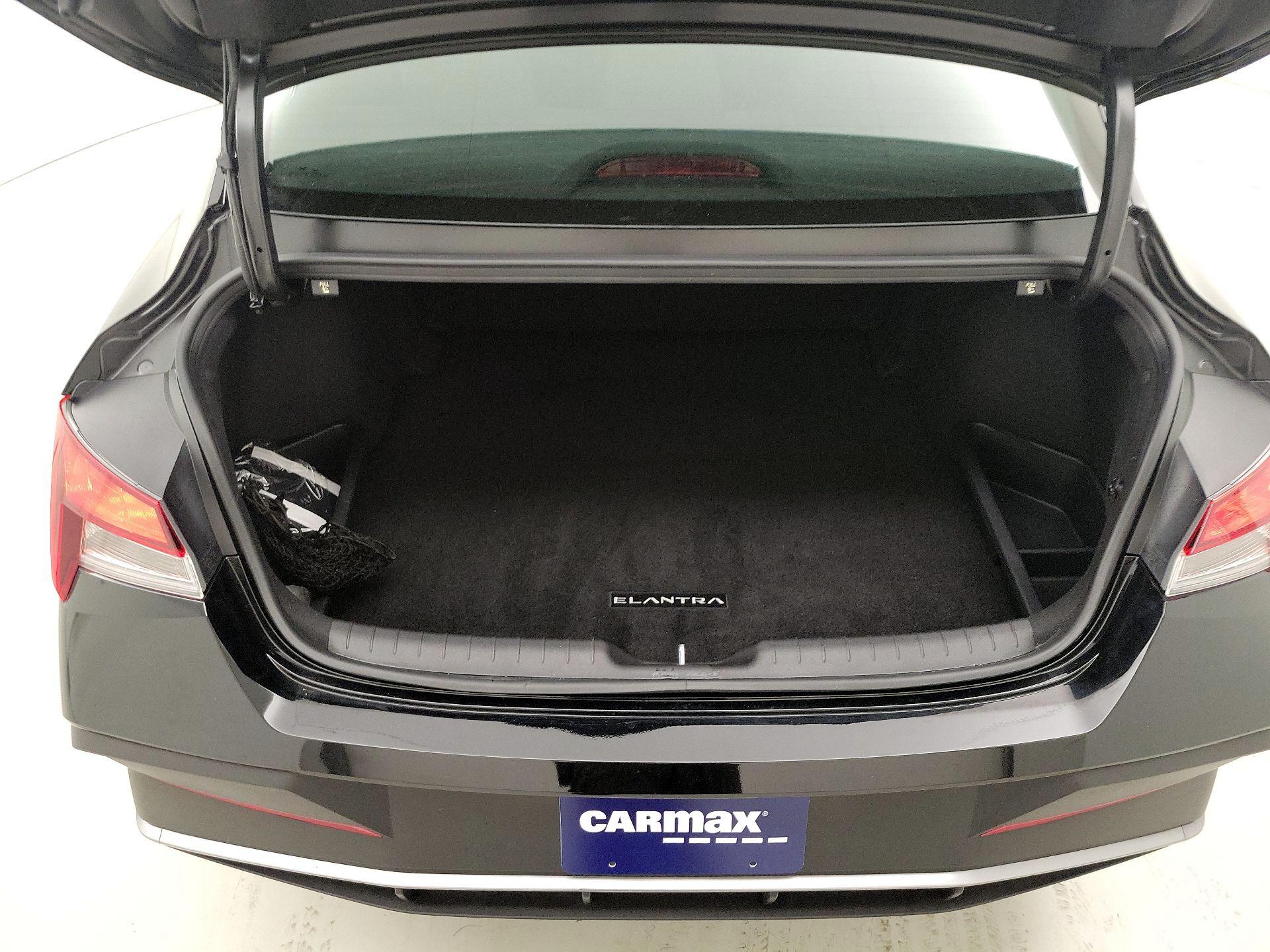 Thumbnail: 2025 Hyundai Elantra - 20