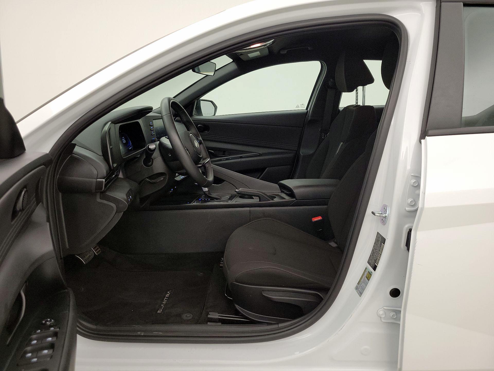 Thumbnail: 2025 Hyundai Elantra - 11