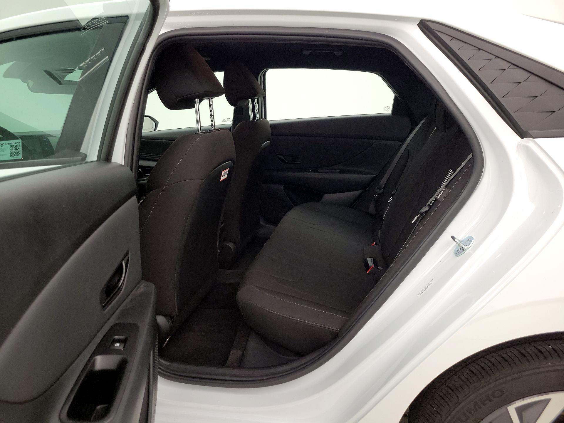 Thumbnail: 2025 Hyundai Elantra - 19