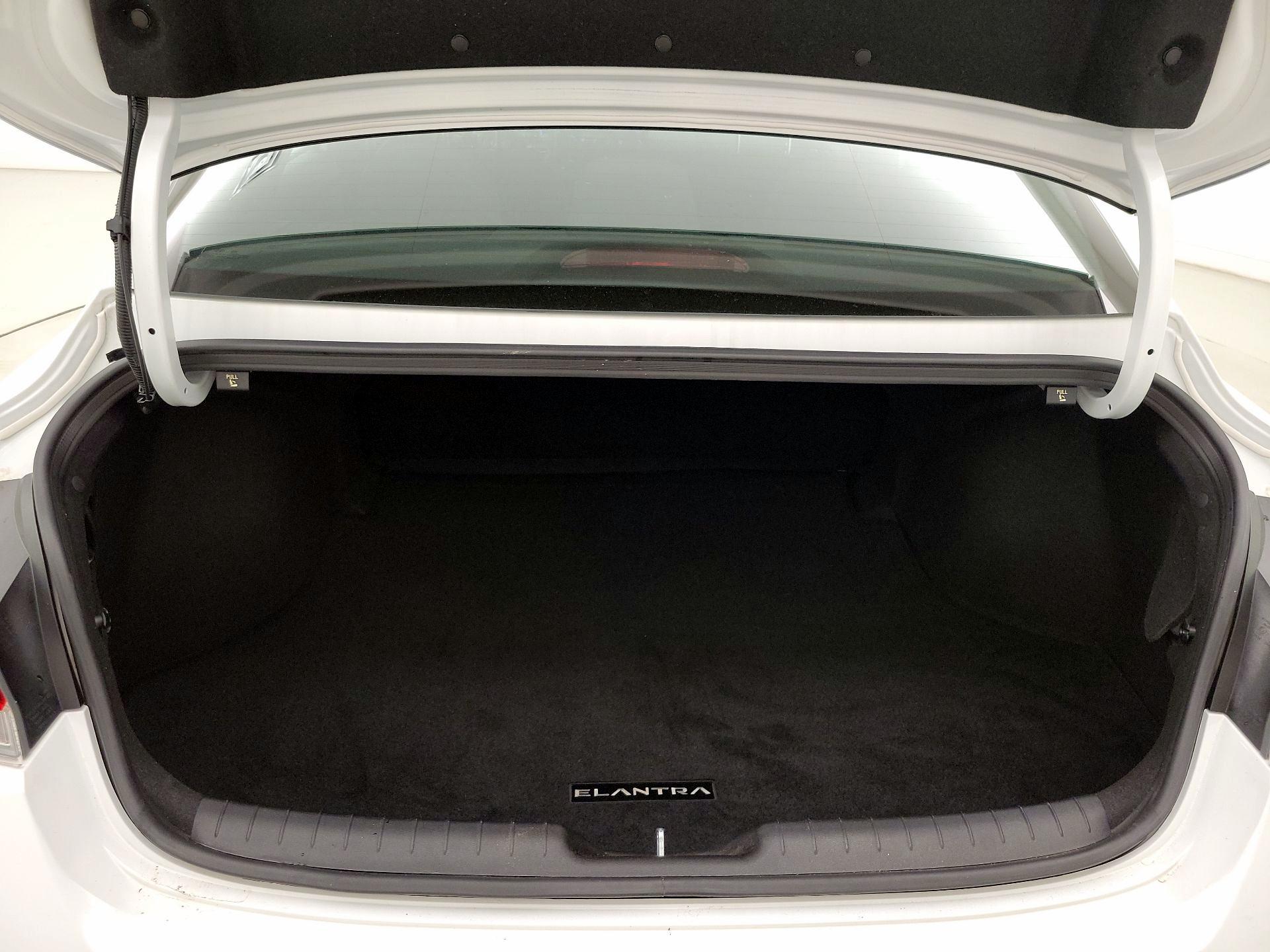 Thumbnail: 2025 Hyundai Elantra - 20