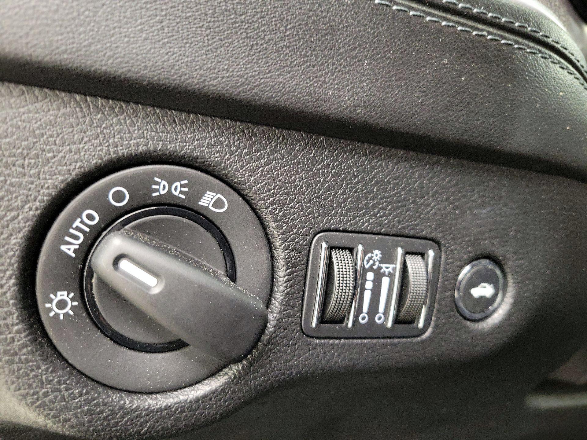 Thumbnail: 2021 Dodge Charger - 13