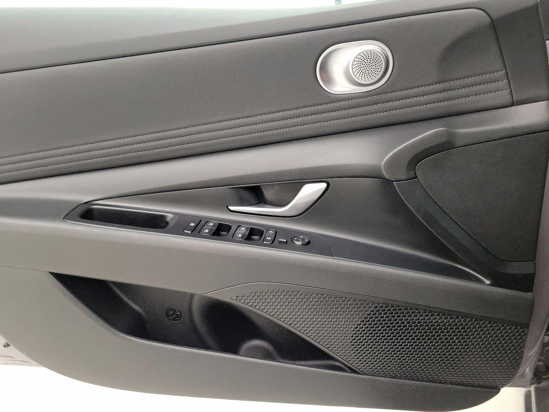 Thumbnail: 2025 Hyundai Elantra - 12