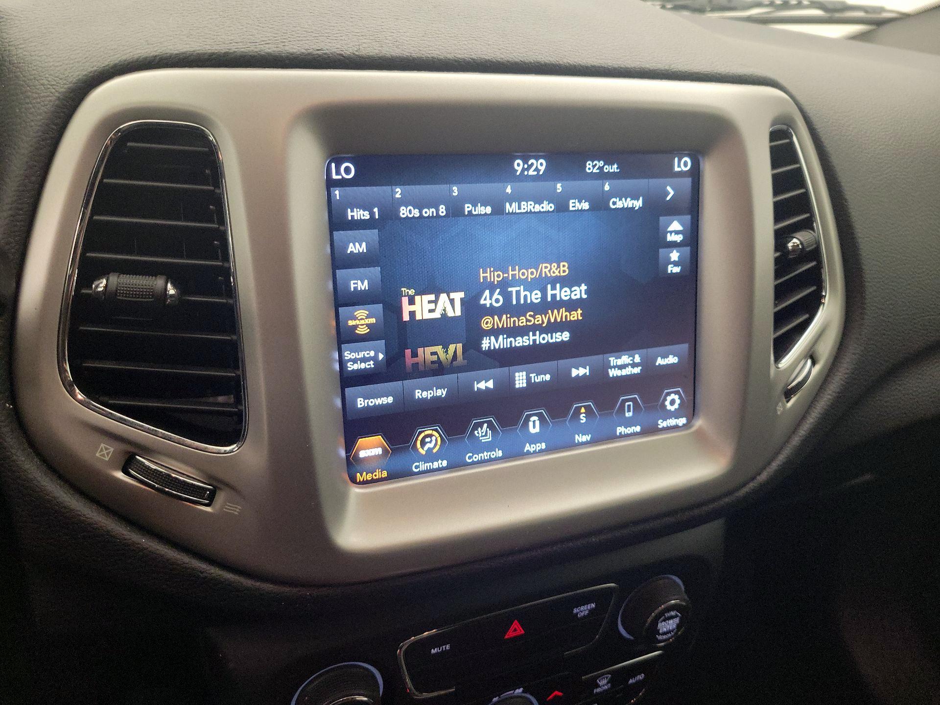 Thumbnail: 2021 Jeep Compass - 16