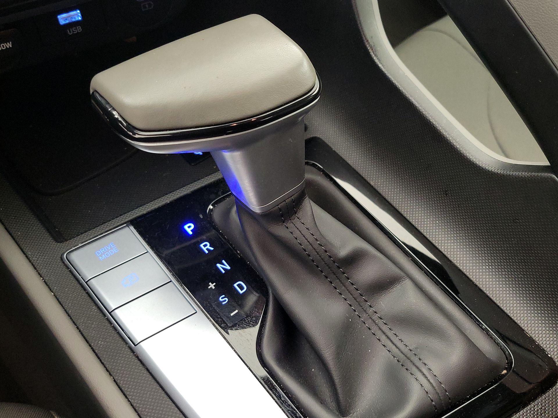 Thumbnail: 2025 Hyundai Elantra - 17