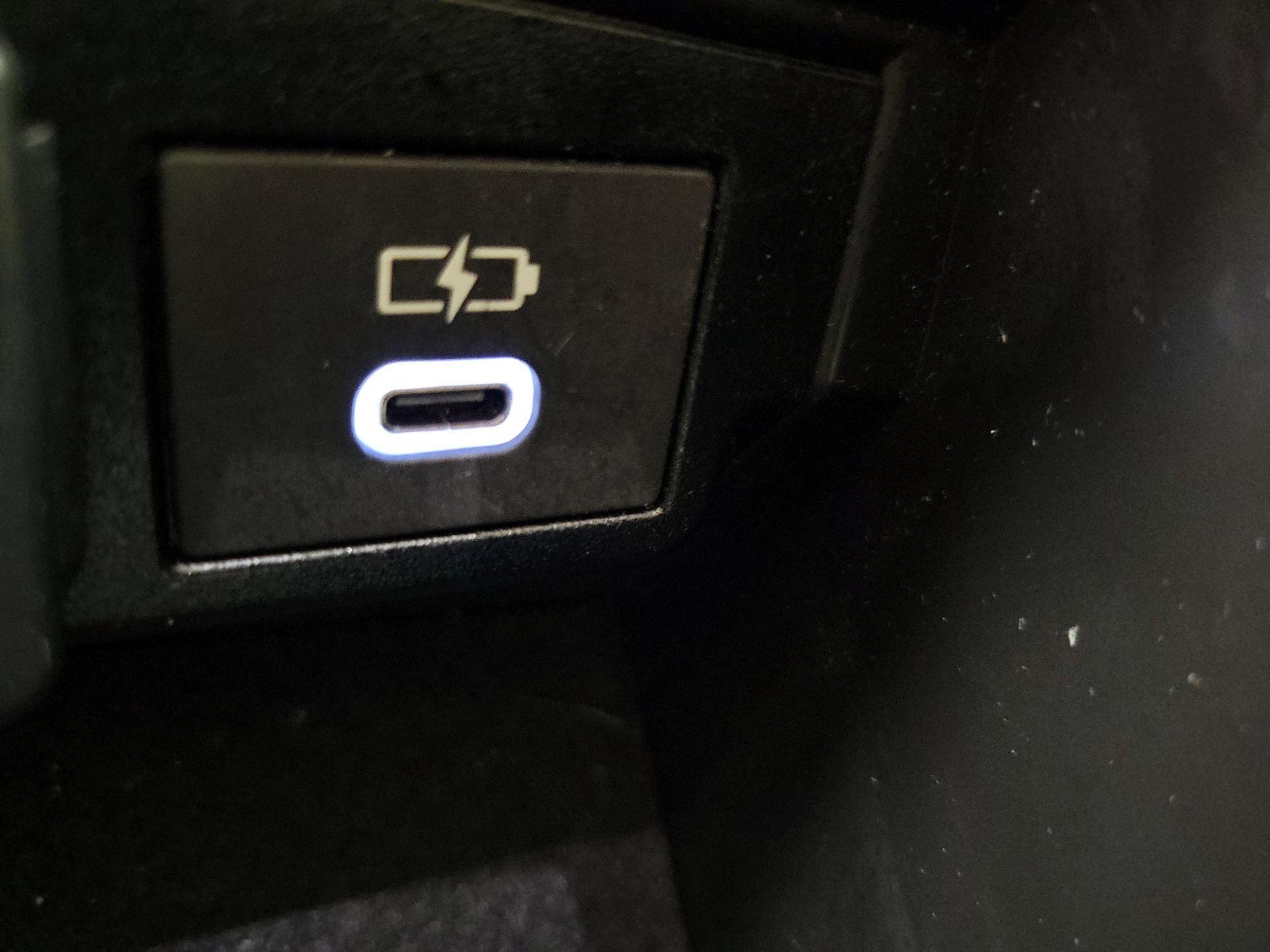 Thumbnail: 2025 Toyota Corolla - 18