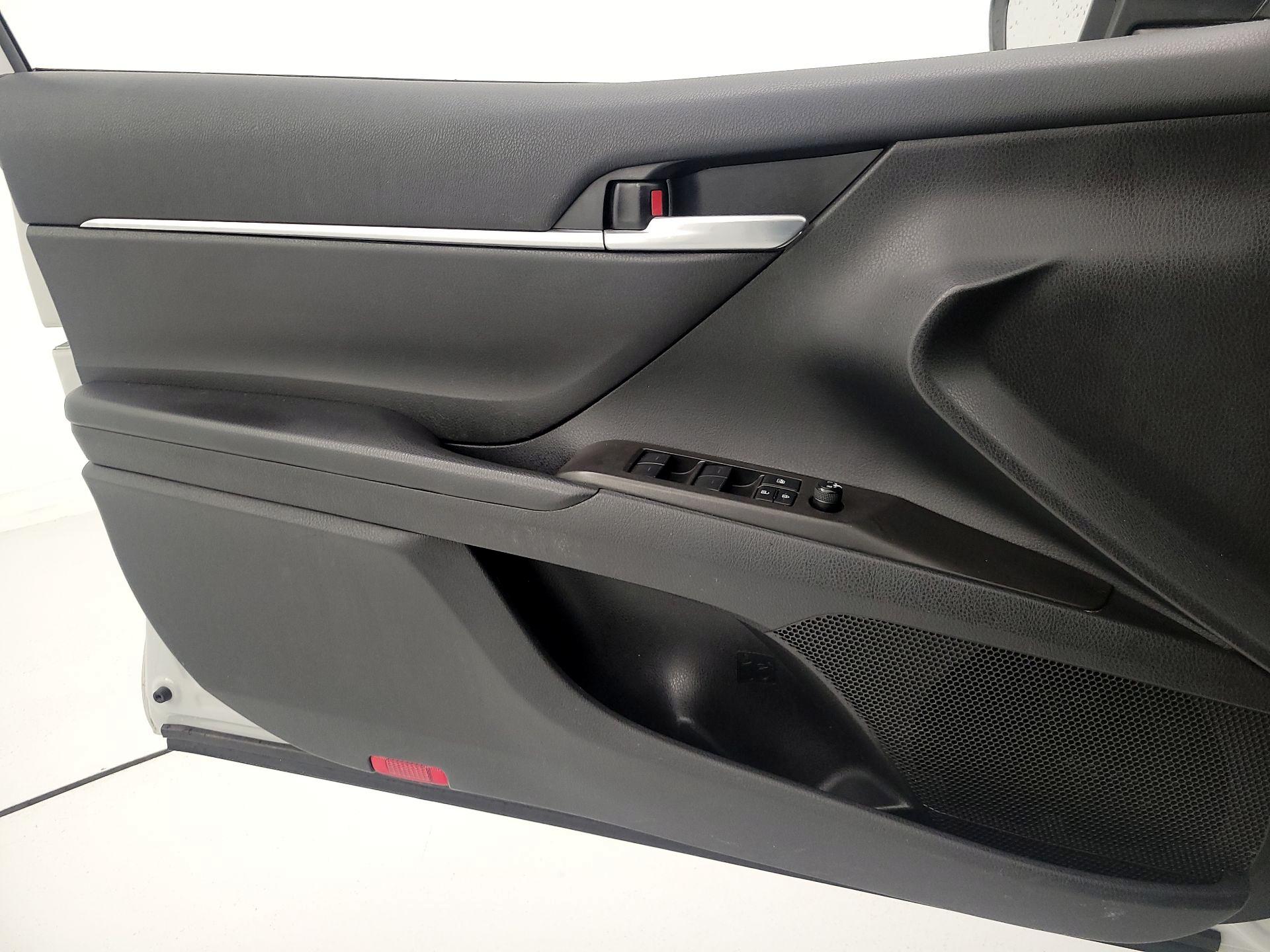 Thumbnail: 2023 Toyota Camry - 12