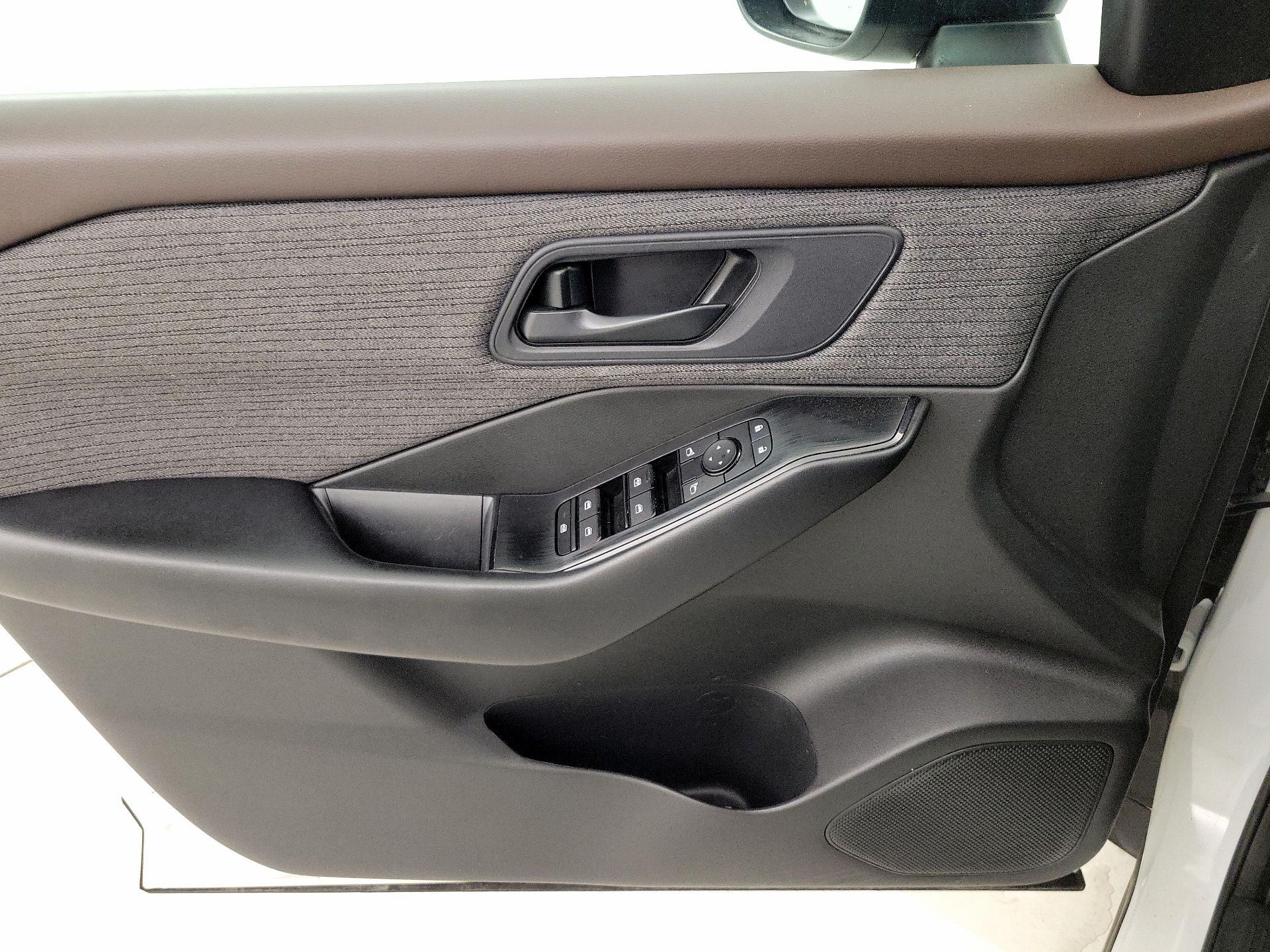 Thumbnail: 2023 Nissan Rogue - 12