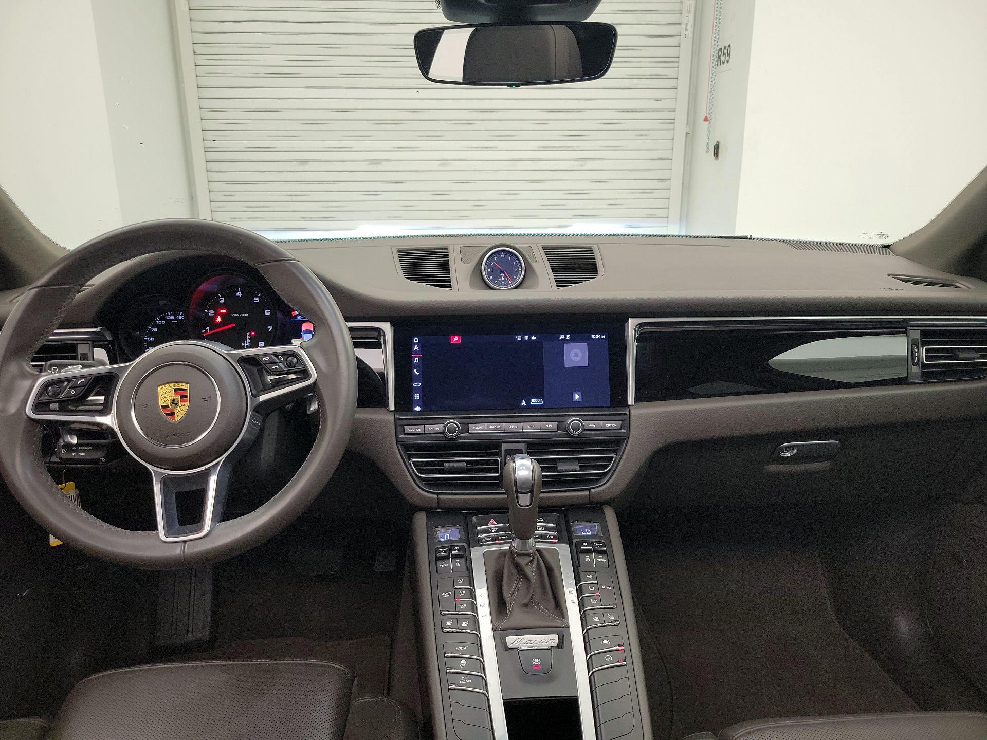 Thumbnail: 2021 Porsche Macan - 9