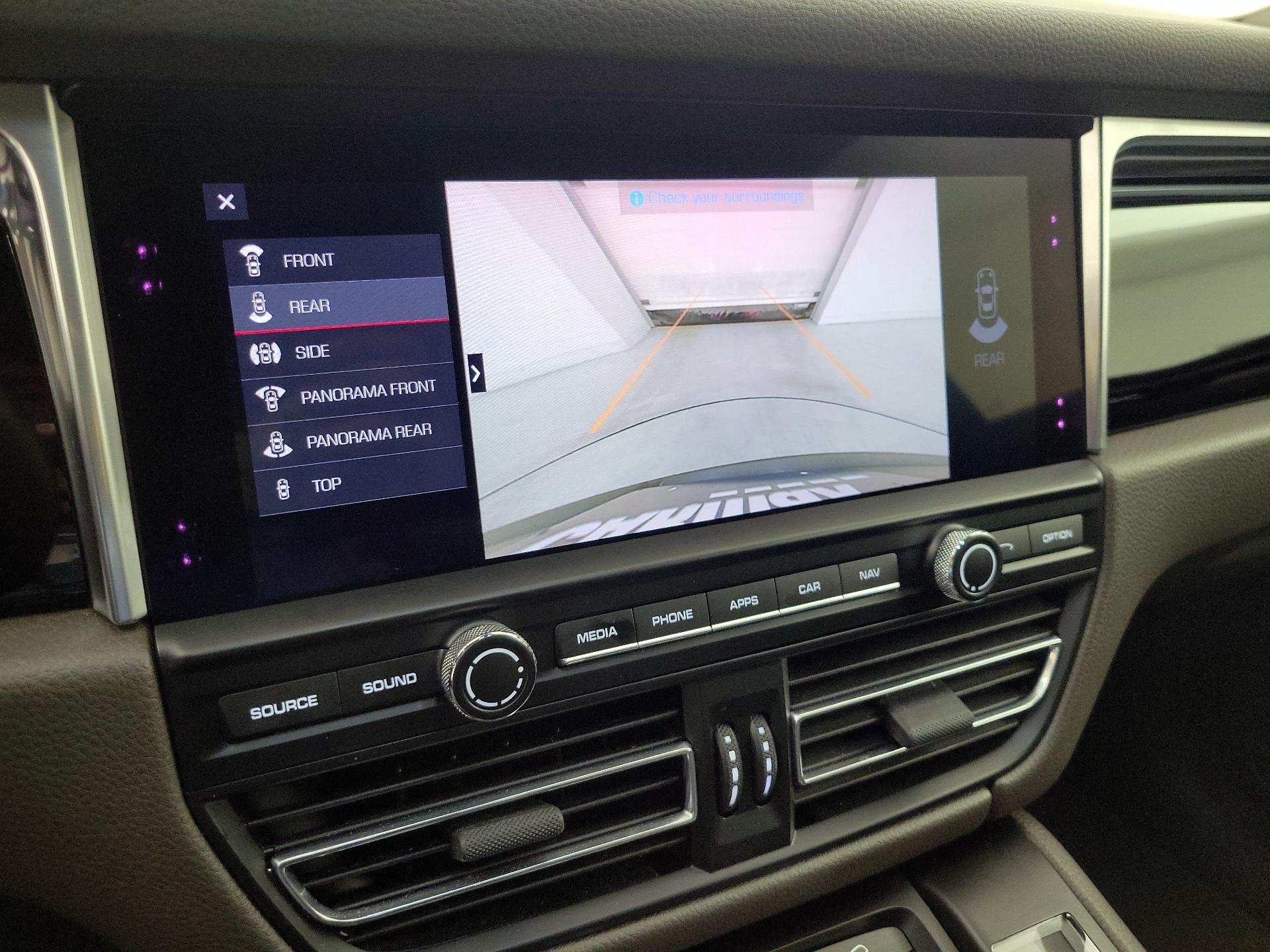 Thumbnail: 2021 Porsche Macan - 15