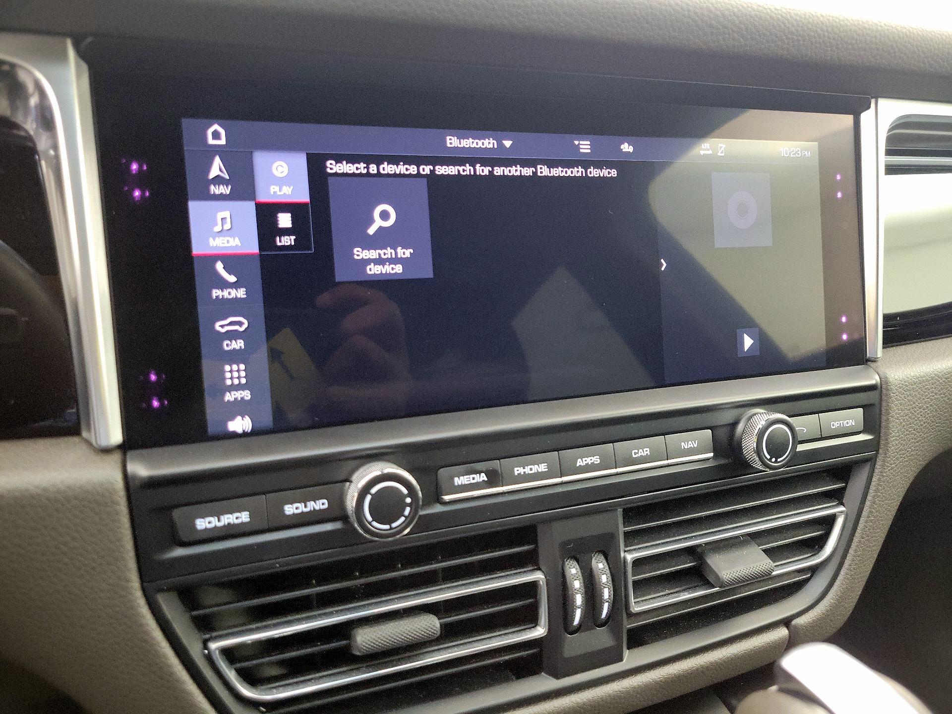 Thumbnail: 2021 Porsche Macan - 16