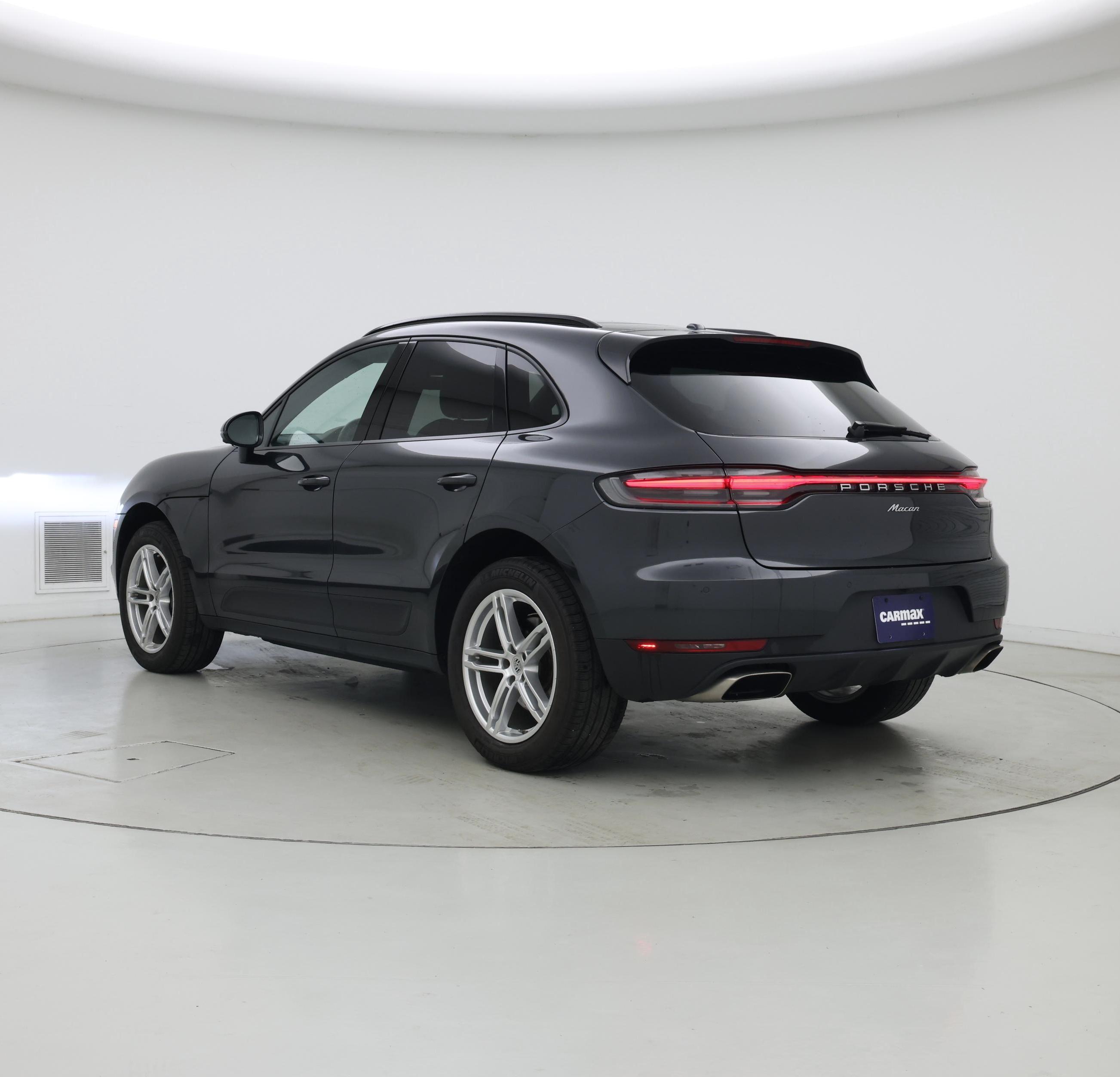 Thumbnail: 2021 Porsche Macan - 2