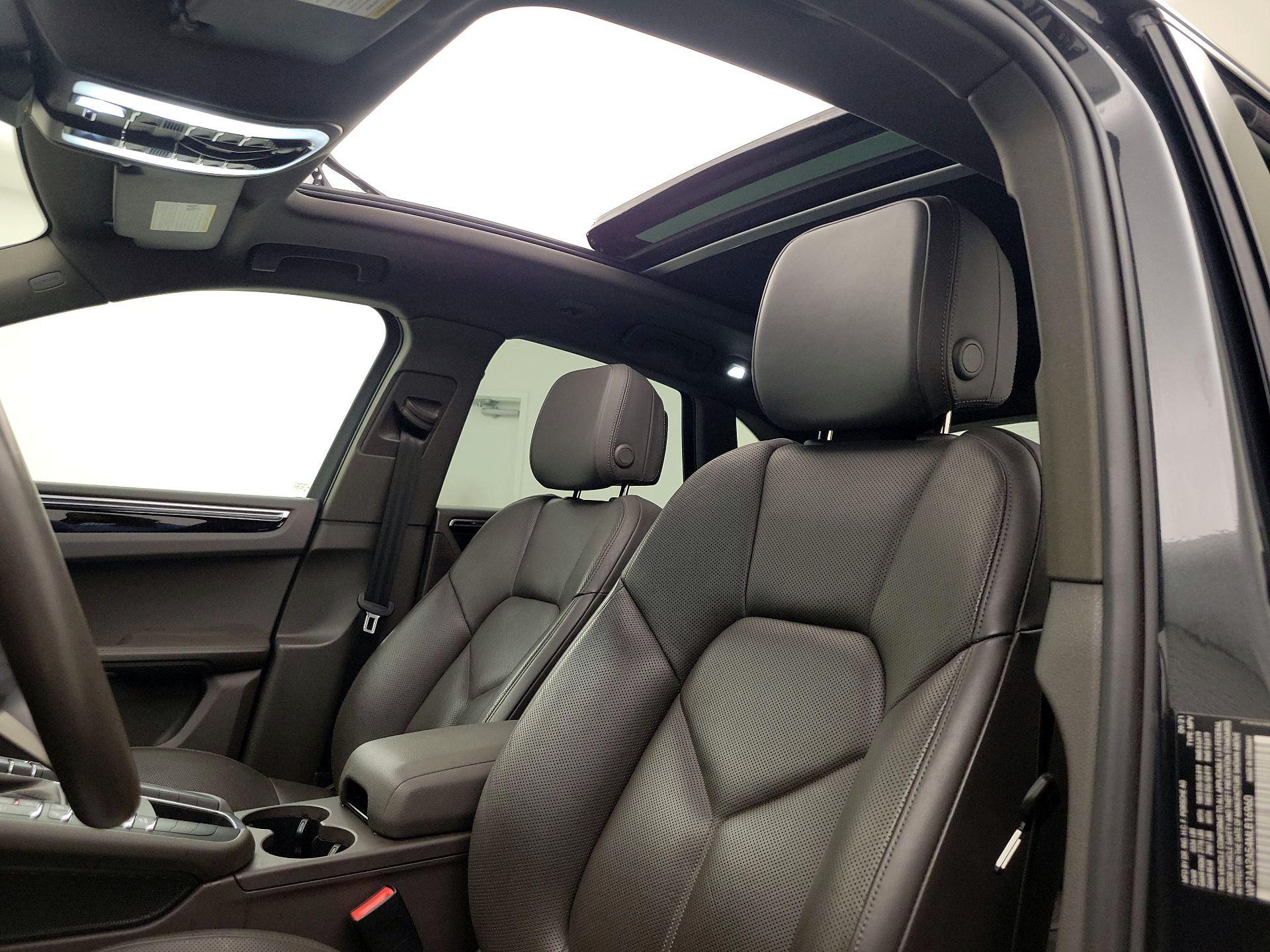 Thumbnail: 2021 Porsche Macan - 20