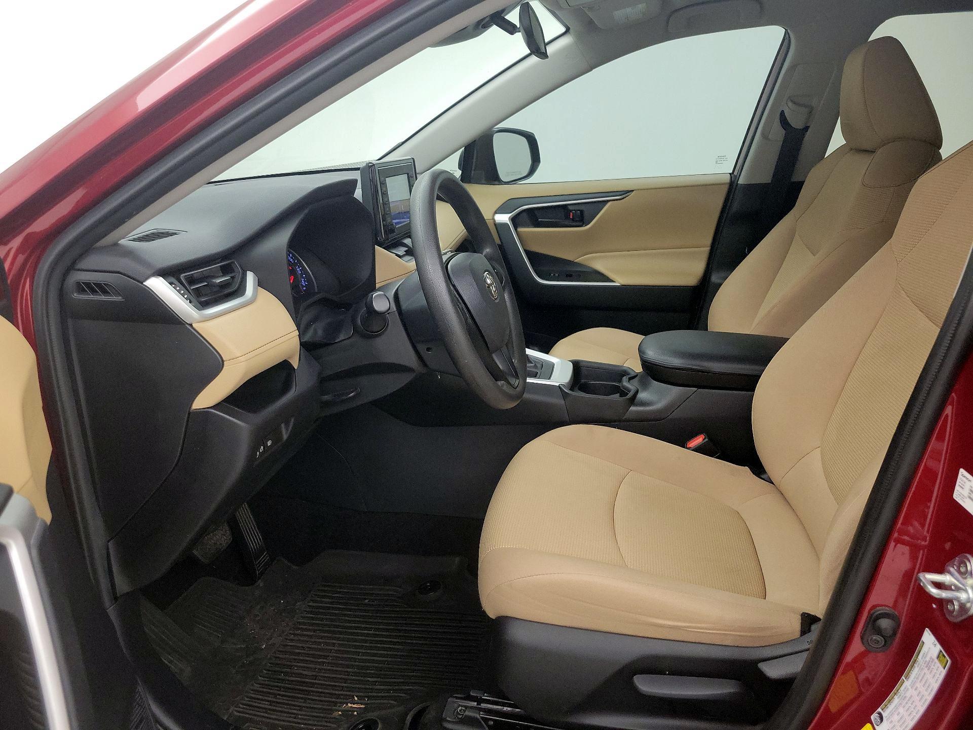 Thumbnail: 2021 Toyota RAV4 - 11