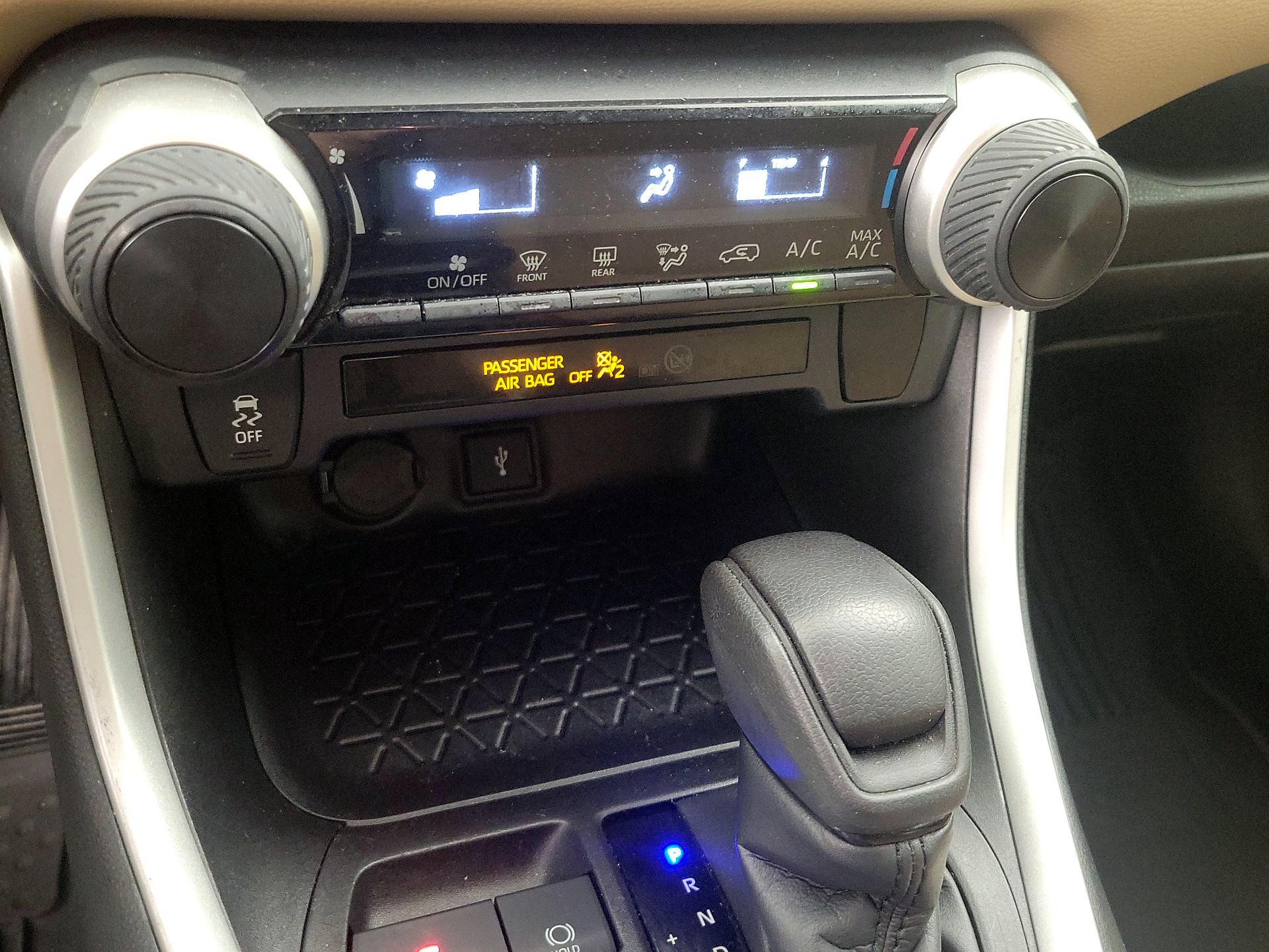 Thumbnail: 2021 Toyota RAV4 - 16