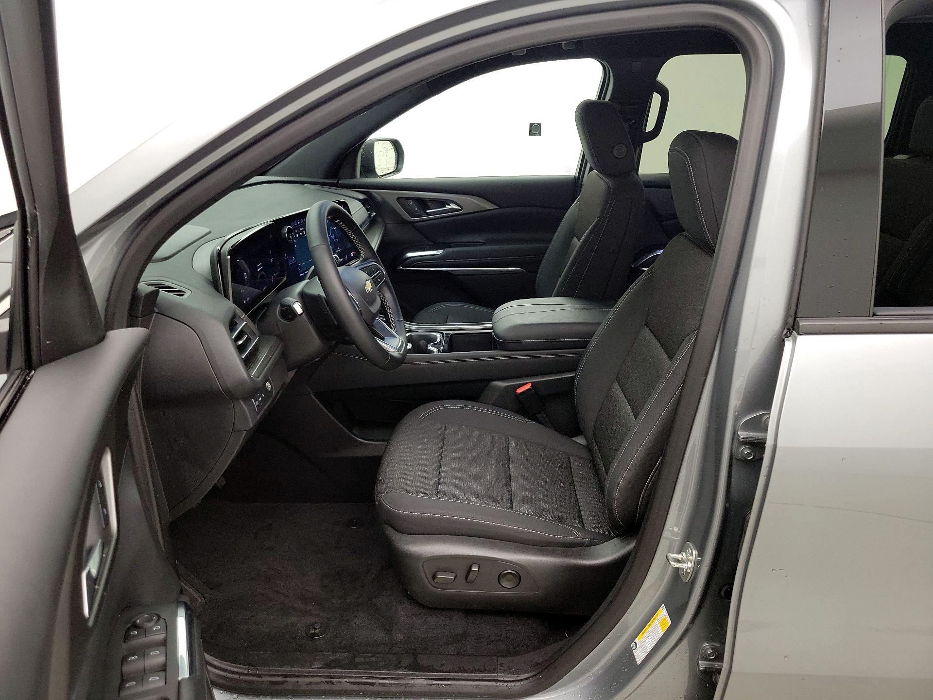 Thumbnail: 2025 Chevrolet Traverse - 11