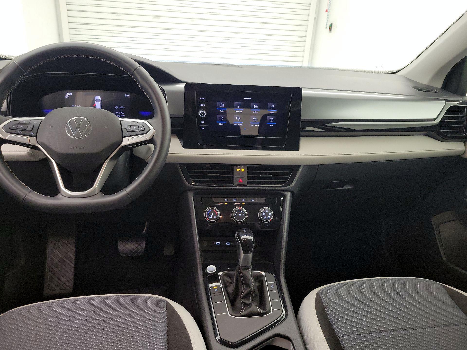 Thumbnail: 2025 Volkswagen Taos - 9