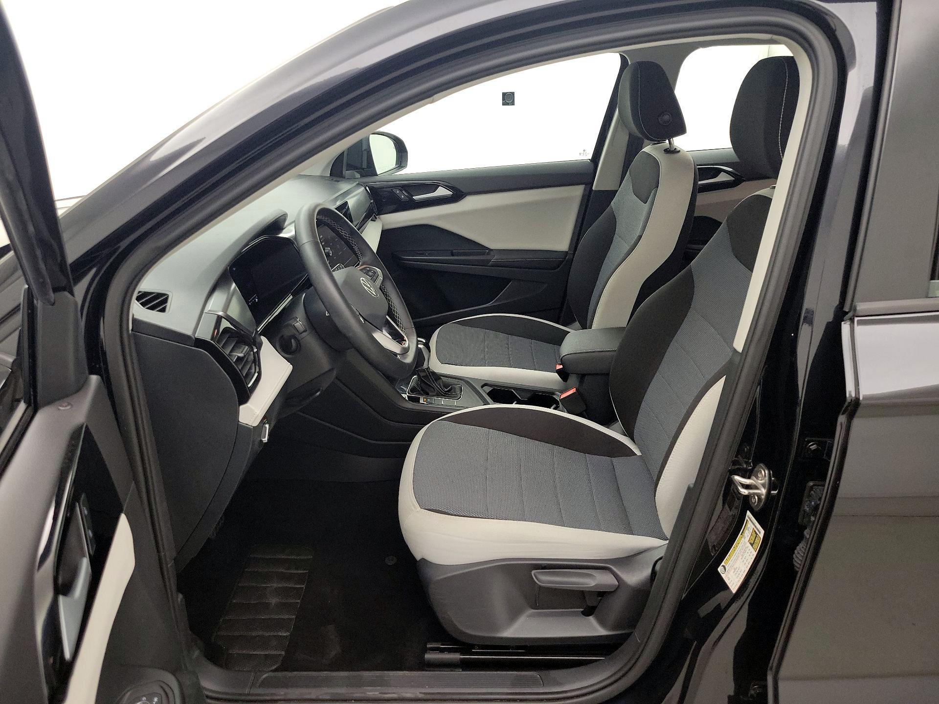 Thumbnail: 2025 Volkswagen Taos - 11