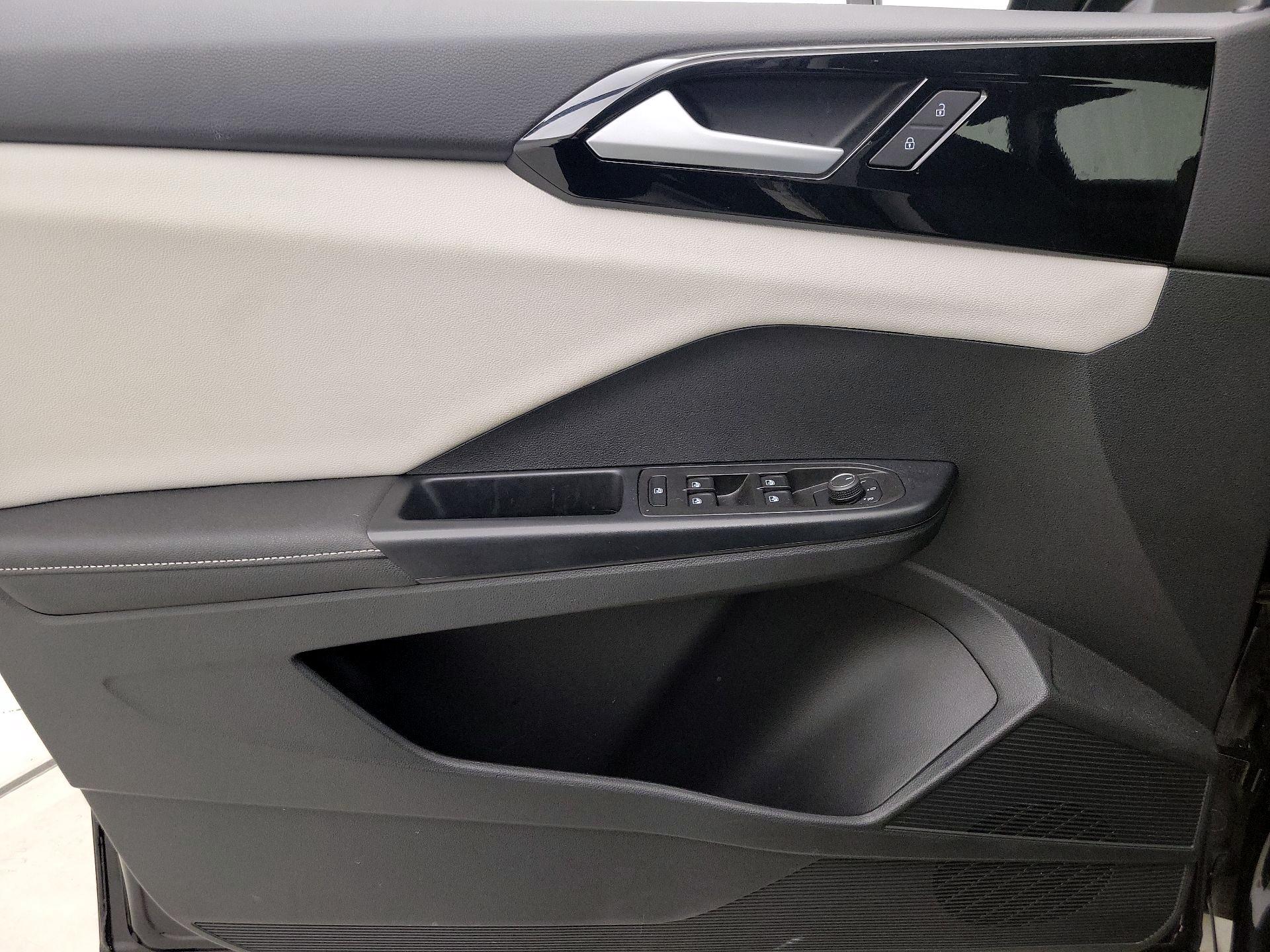 Thumbnail: 2025 Volkswagen Taos - 12