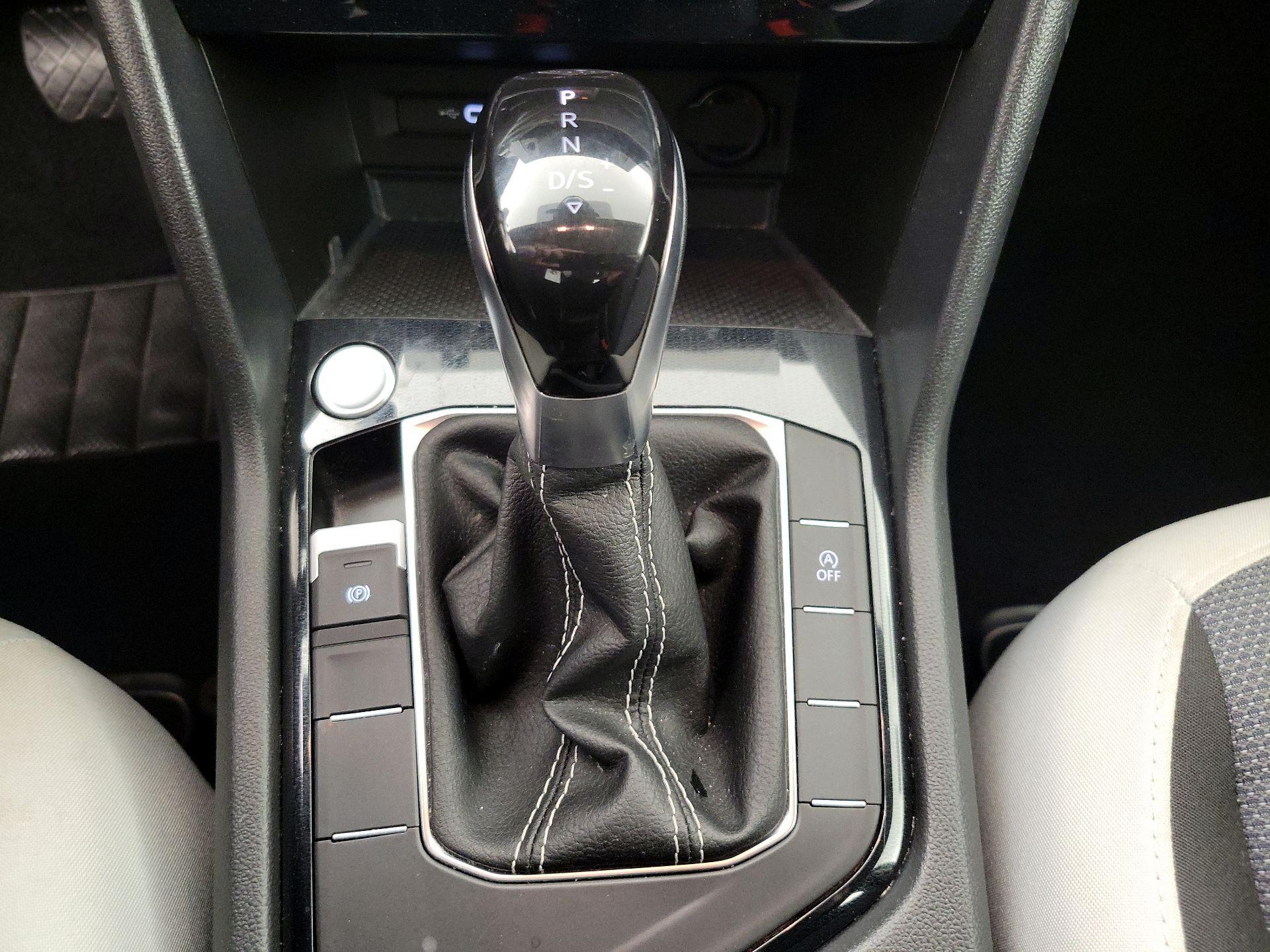 Thumbnail: 2025 Volkswagen Taos - 17