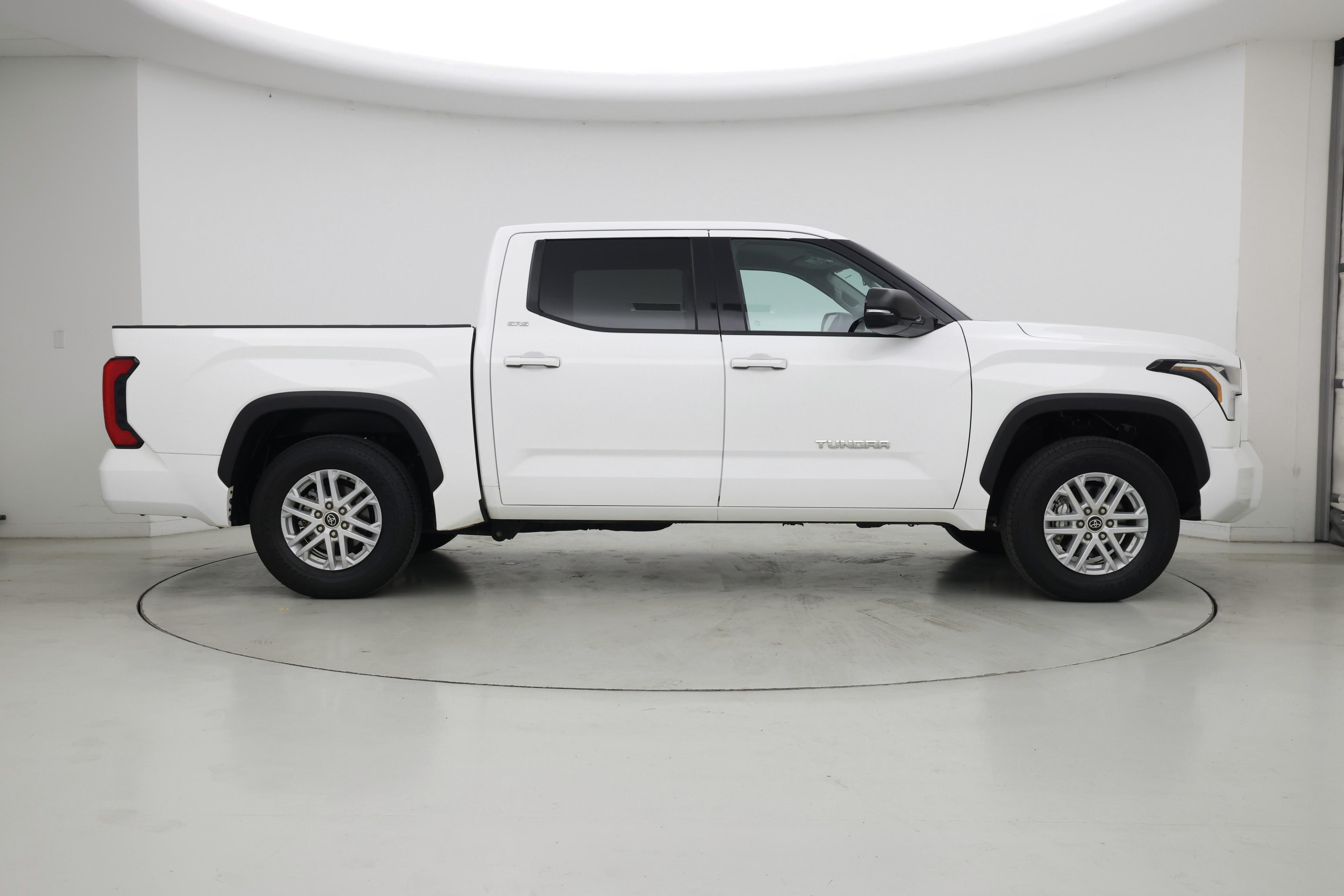 Thumbnail: 2022 Toyota Tundra - 7