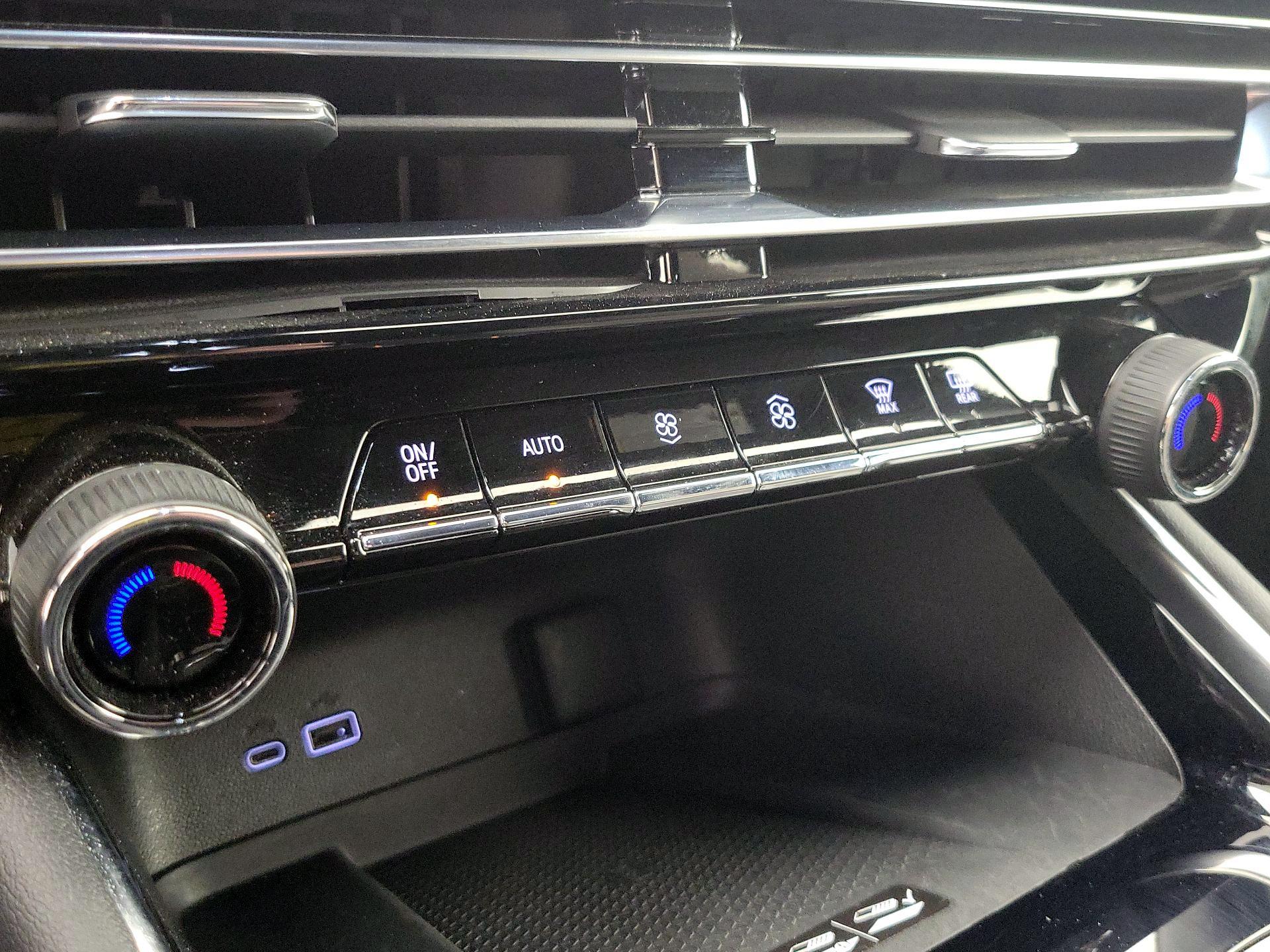 Thumbnail: 2024 Chevrolet Traverse - 16