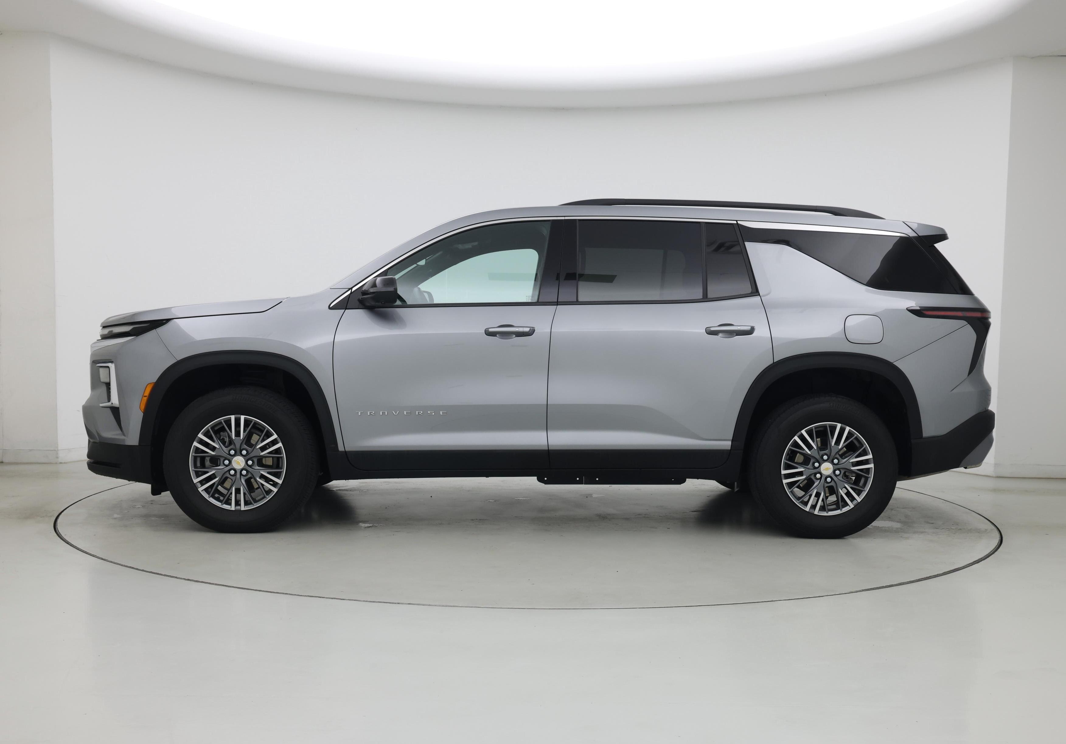 Thumbnail: 2024 Chevrolet Traverse - 3