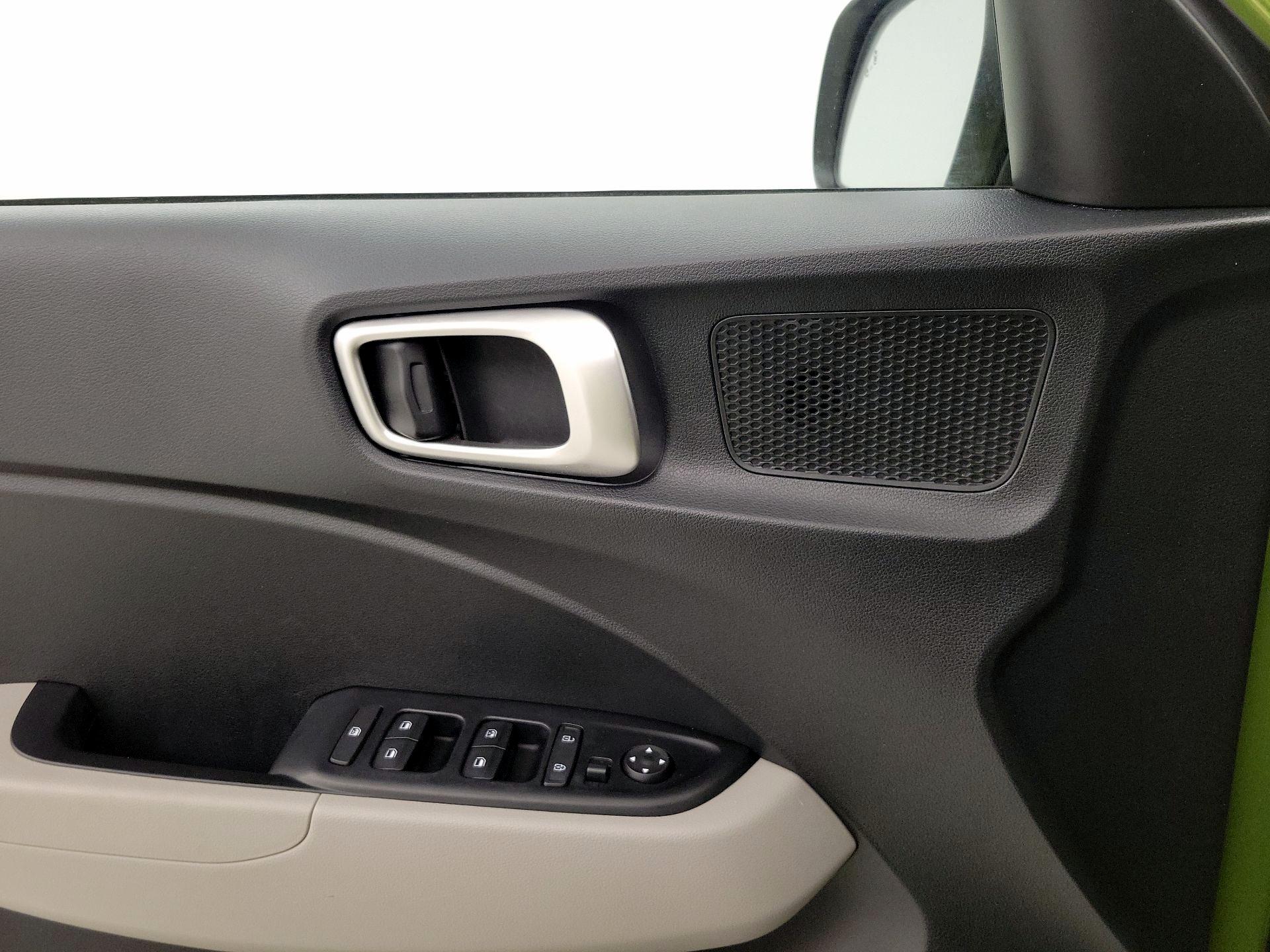 Thumbnail: 2022 Hyundai Venue - 12