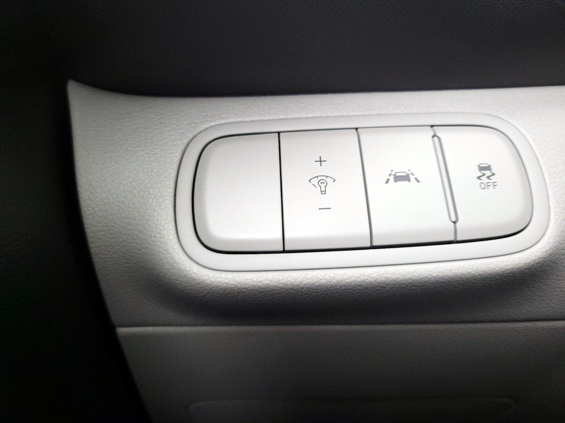 Thumbnail: 2022 Hyundai Venue - 13