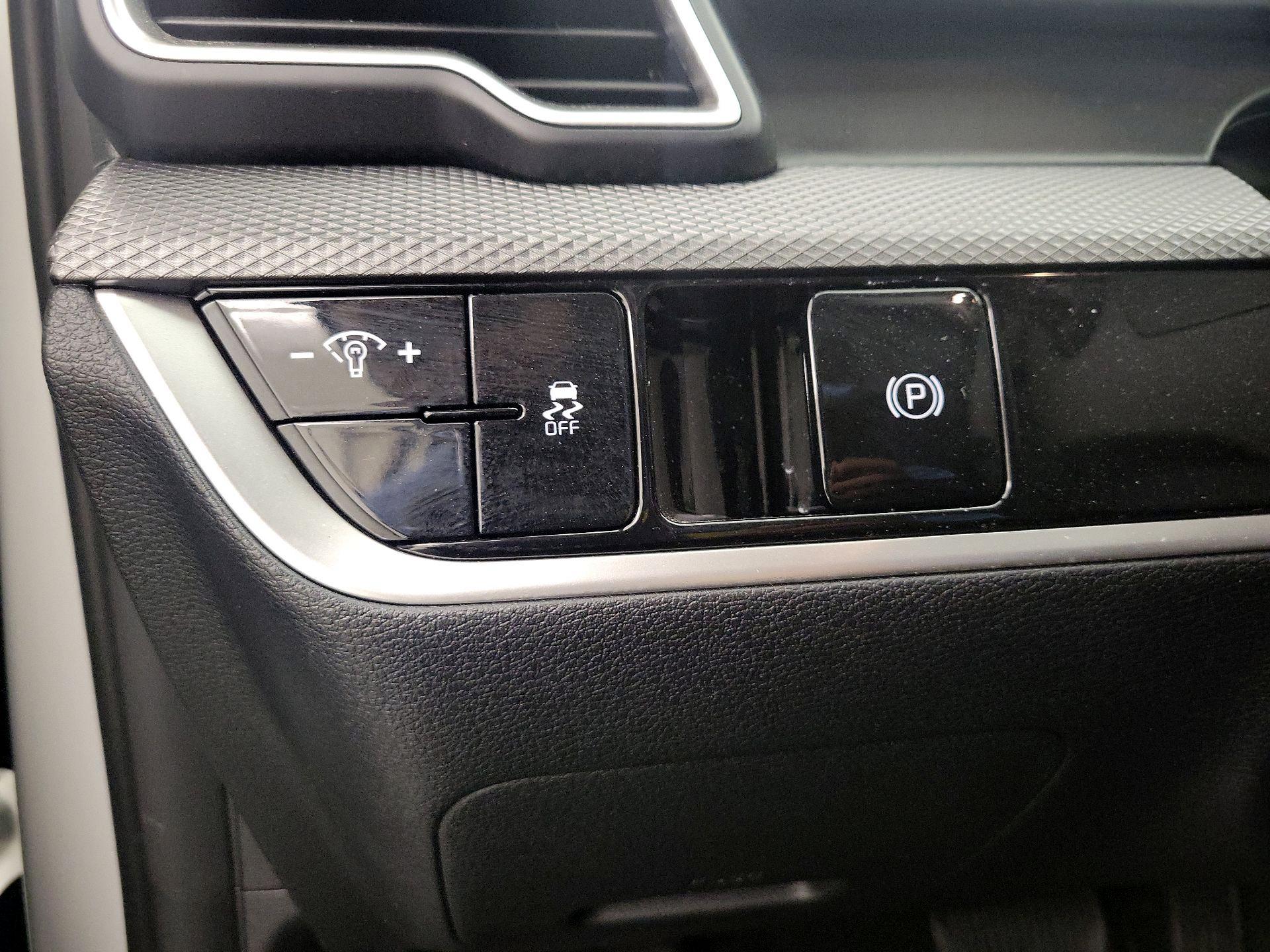 Thumbnail: 2023 Kia Sportage - 13