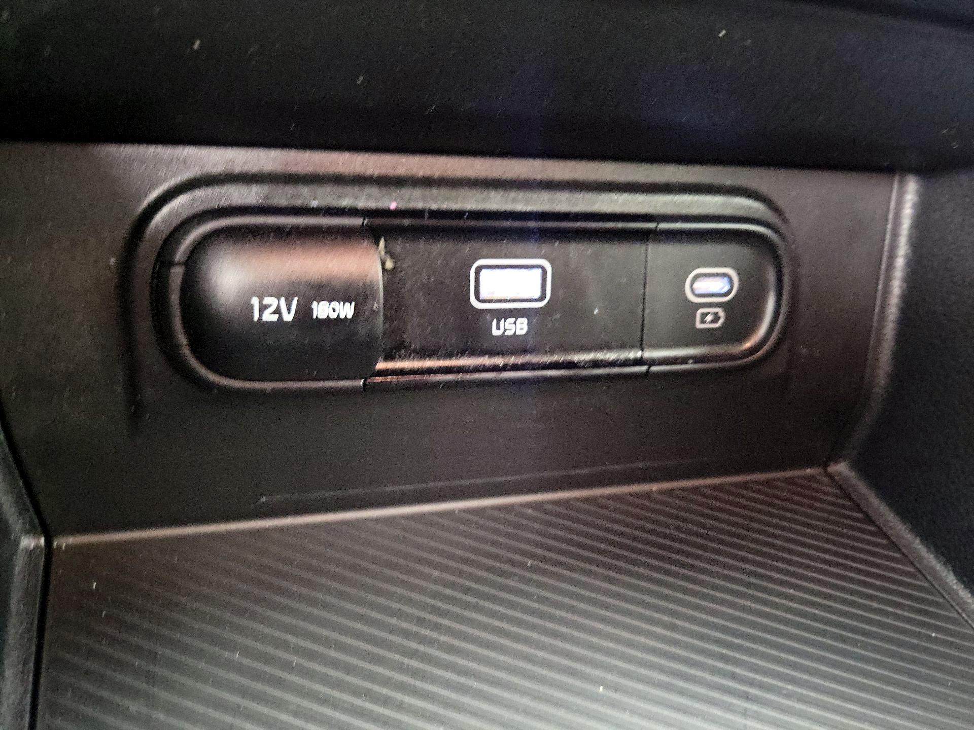 Thumbnail: 2023 Kia Sportage - 18