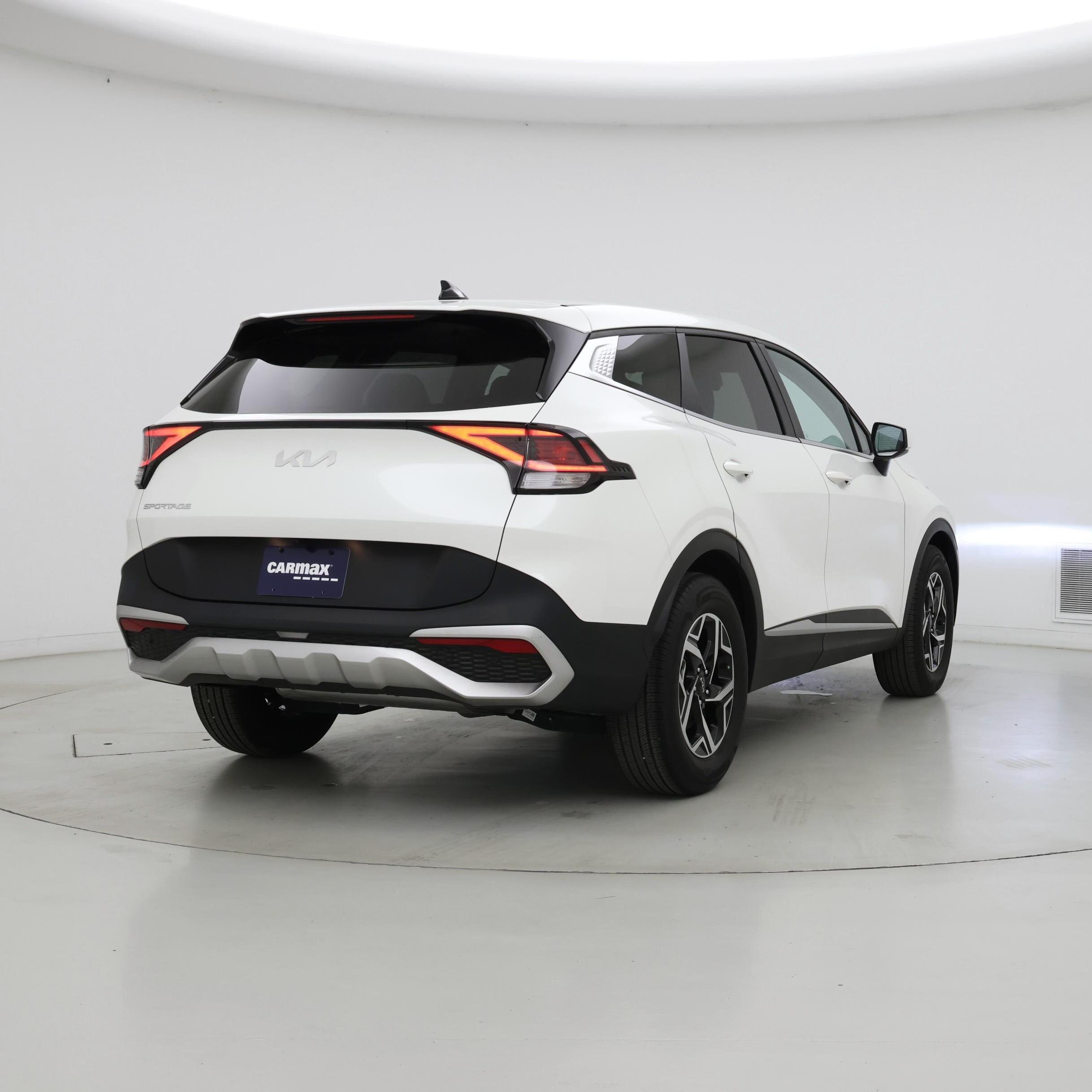 Thumbnail: 2023 Kia Sportage - 8