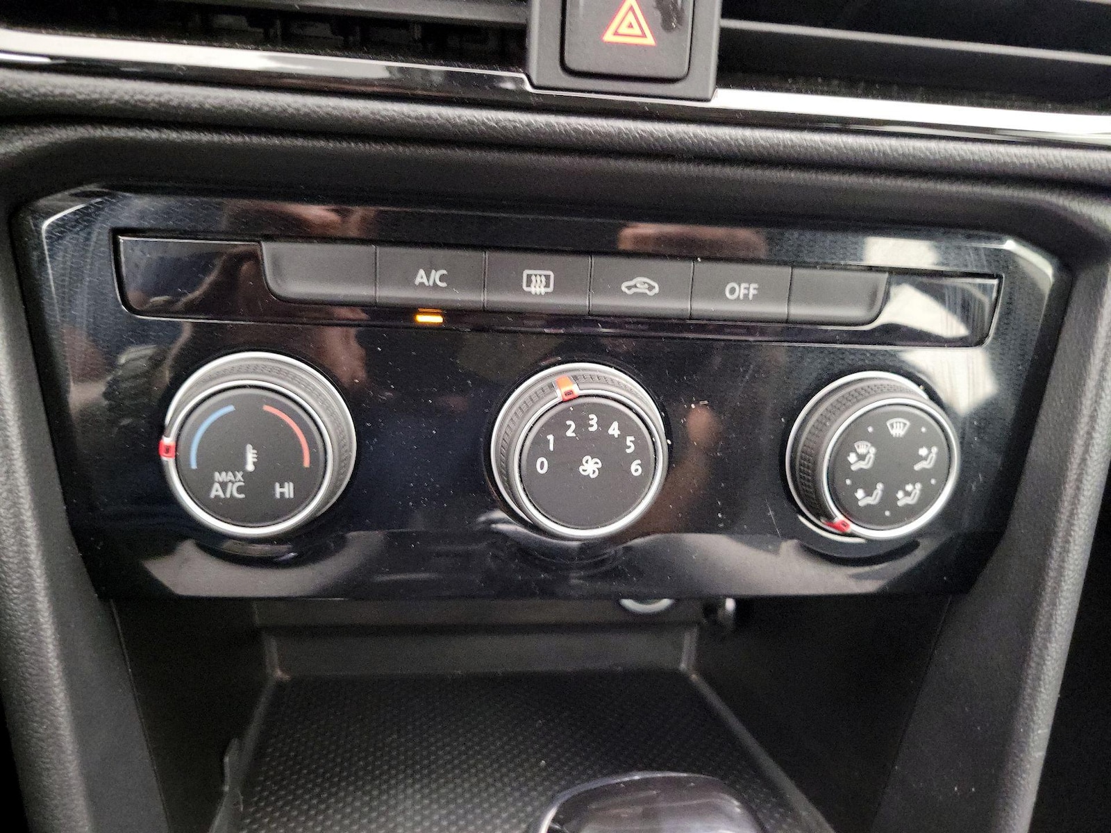 2025 Volkswagen Taos S - Photo 17
