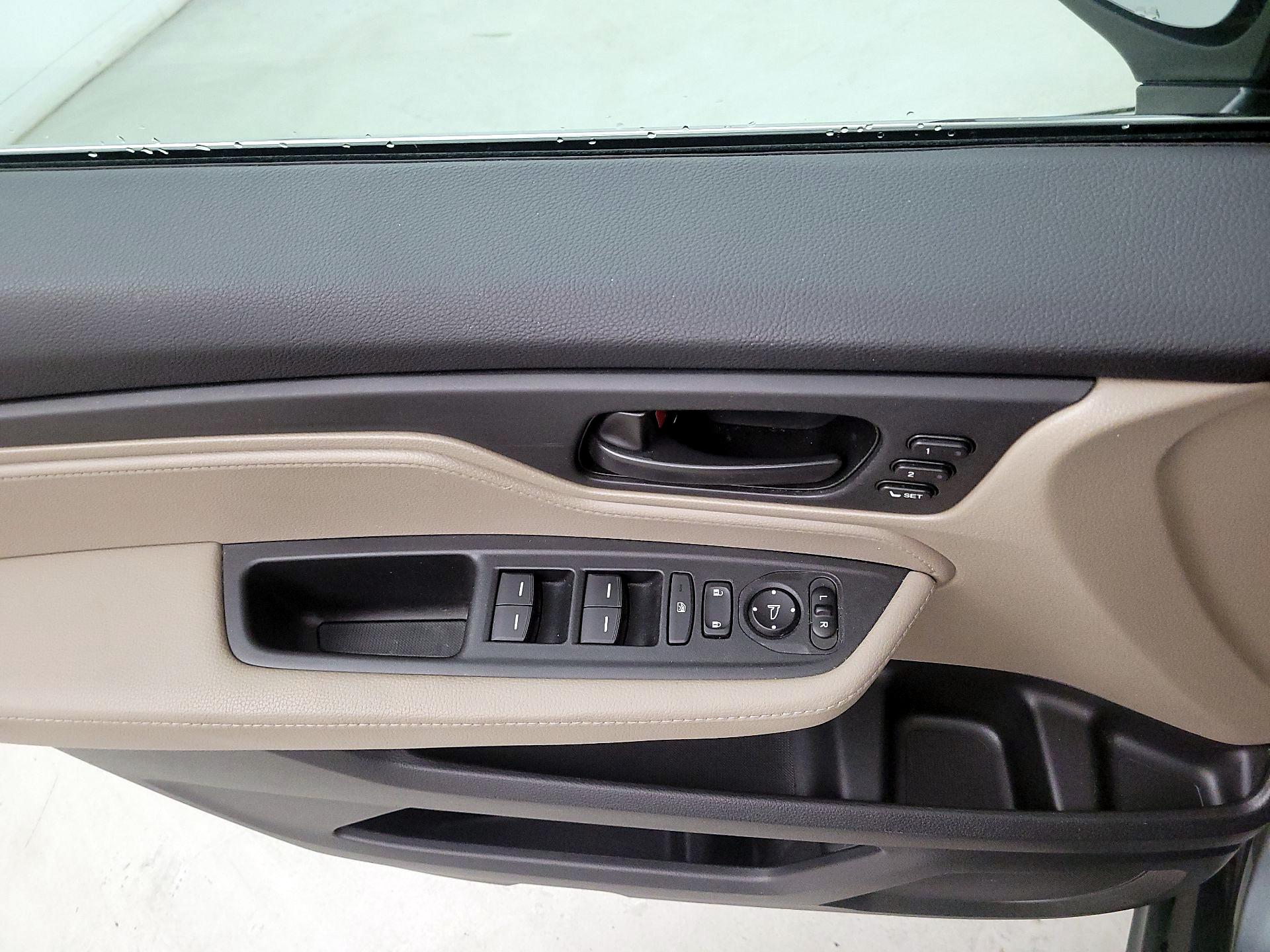 Thumbnail: 2018 Honda Odyssey - 12