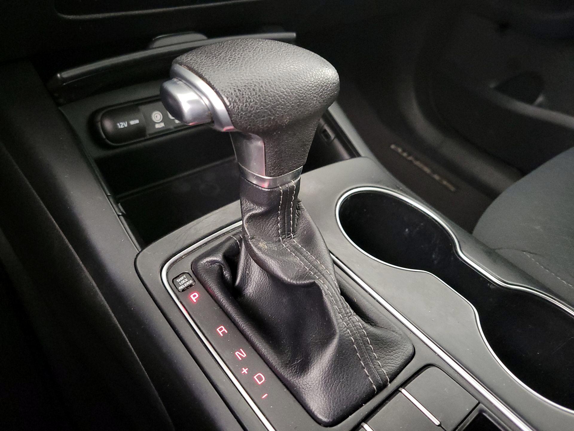 Thumbnail: 2019 Kia Sorento - 17