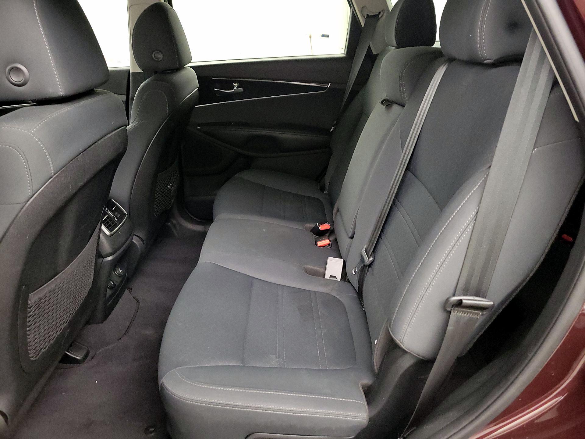 Thumbnail: 2019 Kia Sorento - 19