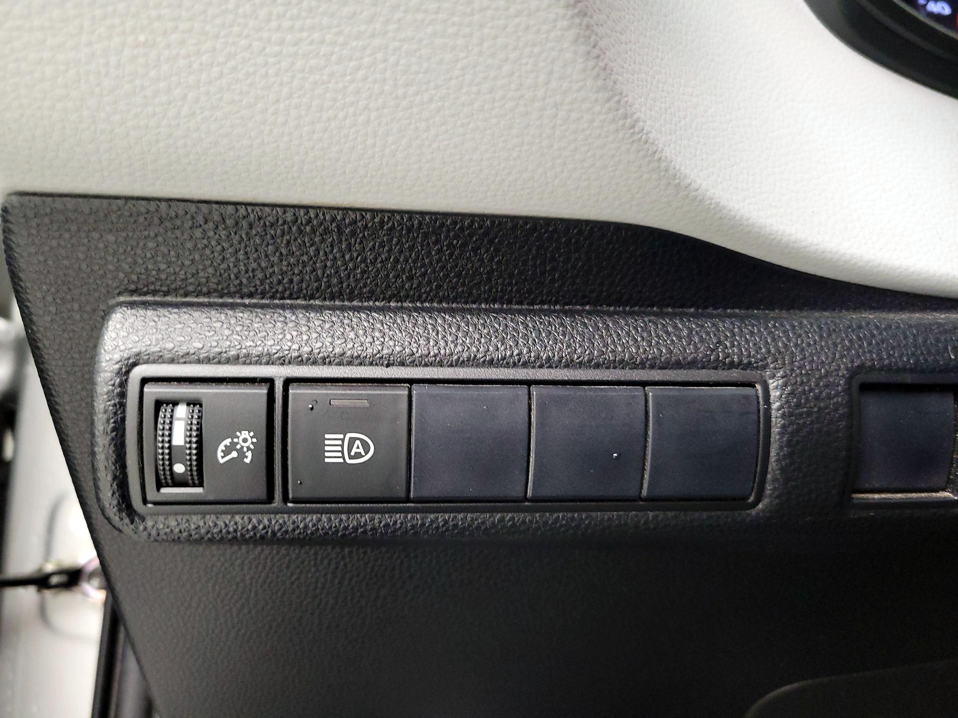 Thumbnail: 2020 Toyota Corolla - 13