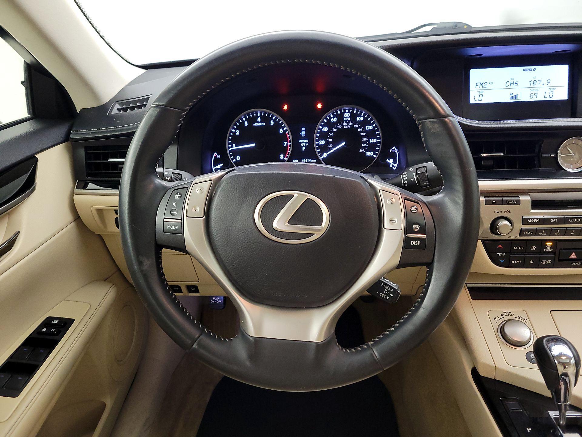 Thumbnail: 2014 Lexus ES - 10