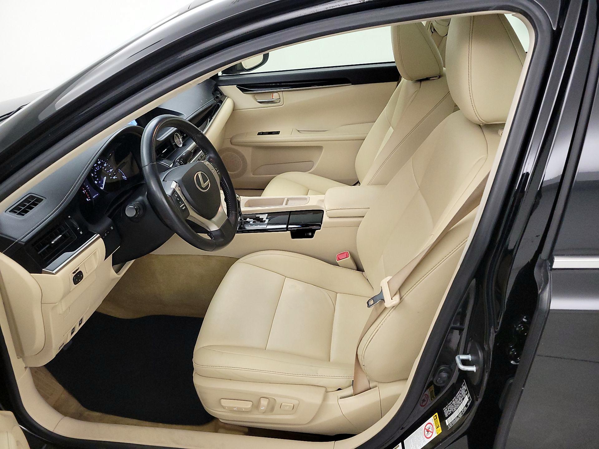 Thumbnail: 2014 Lexus ES - 11