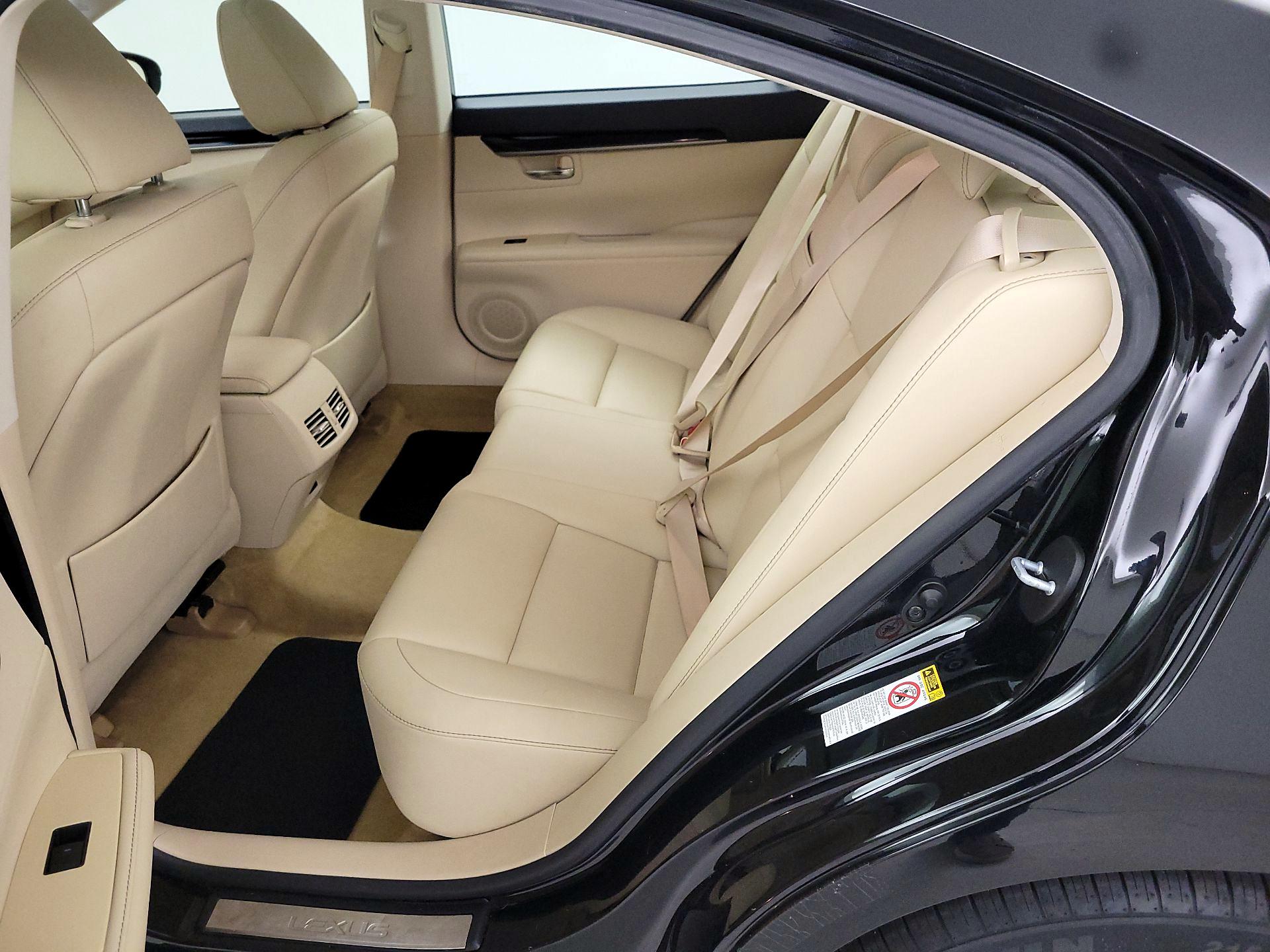 Thumbnail: 2014 Lexus ES - 19