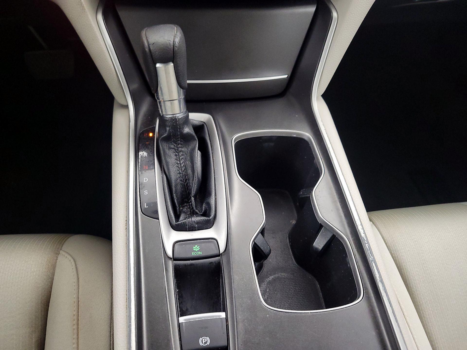 Thumbnail: 2018 Honda Accord - 17