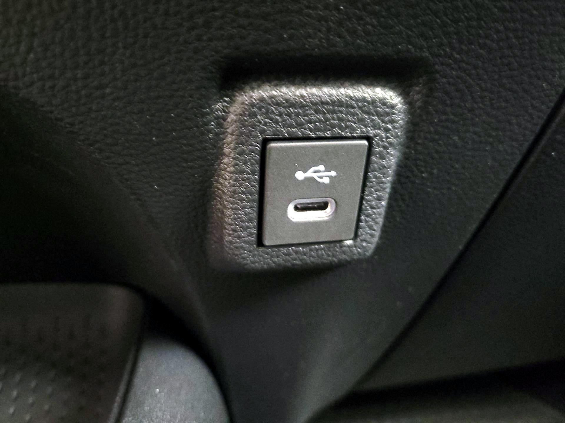 Thumbnail: 2025 Toyota Corolla - 18