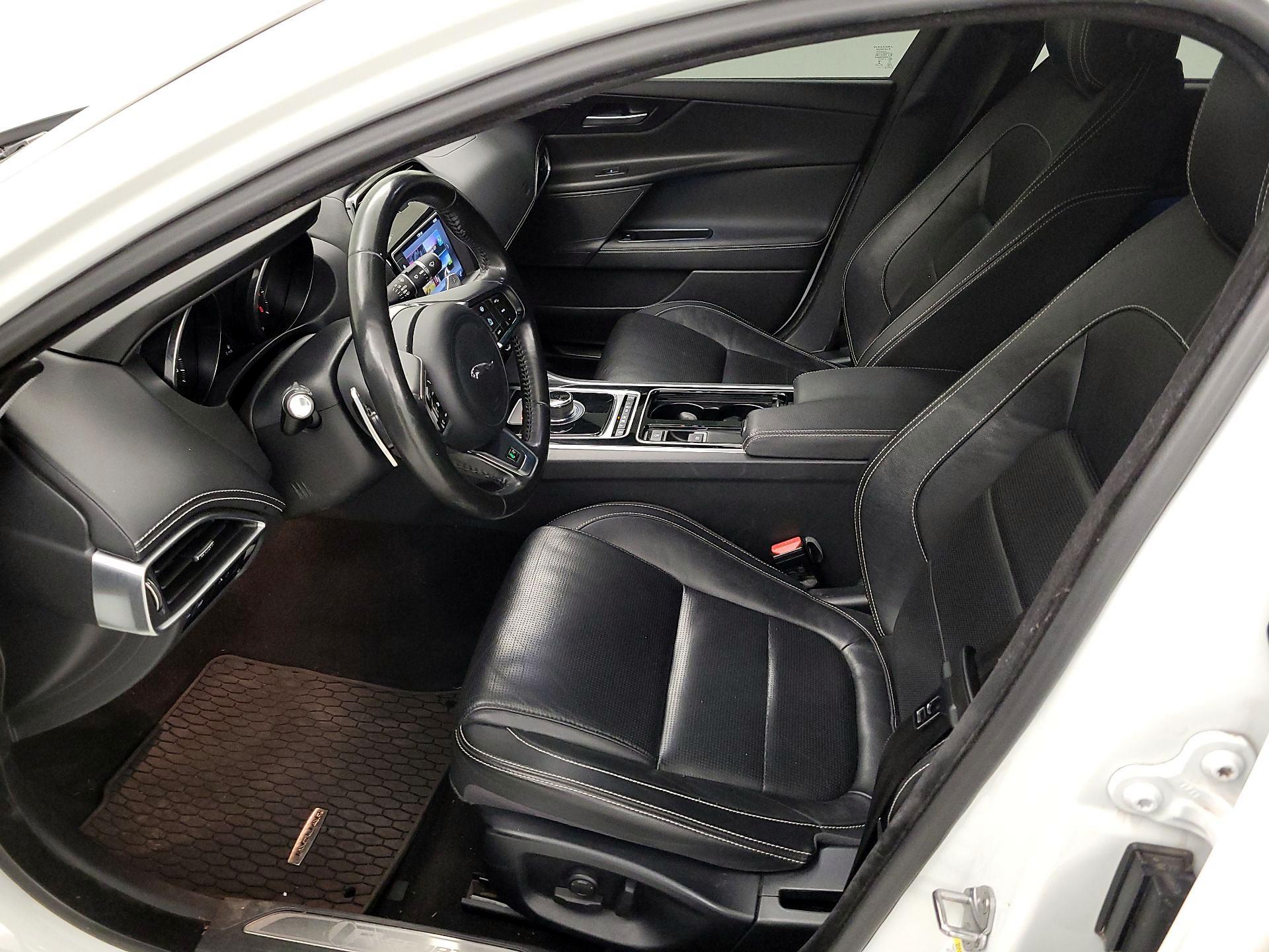 Thumbnail: 2018 Jaguar XE - 11