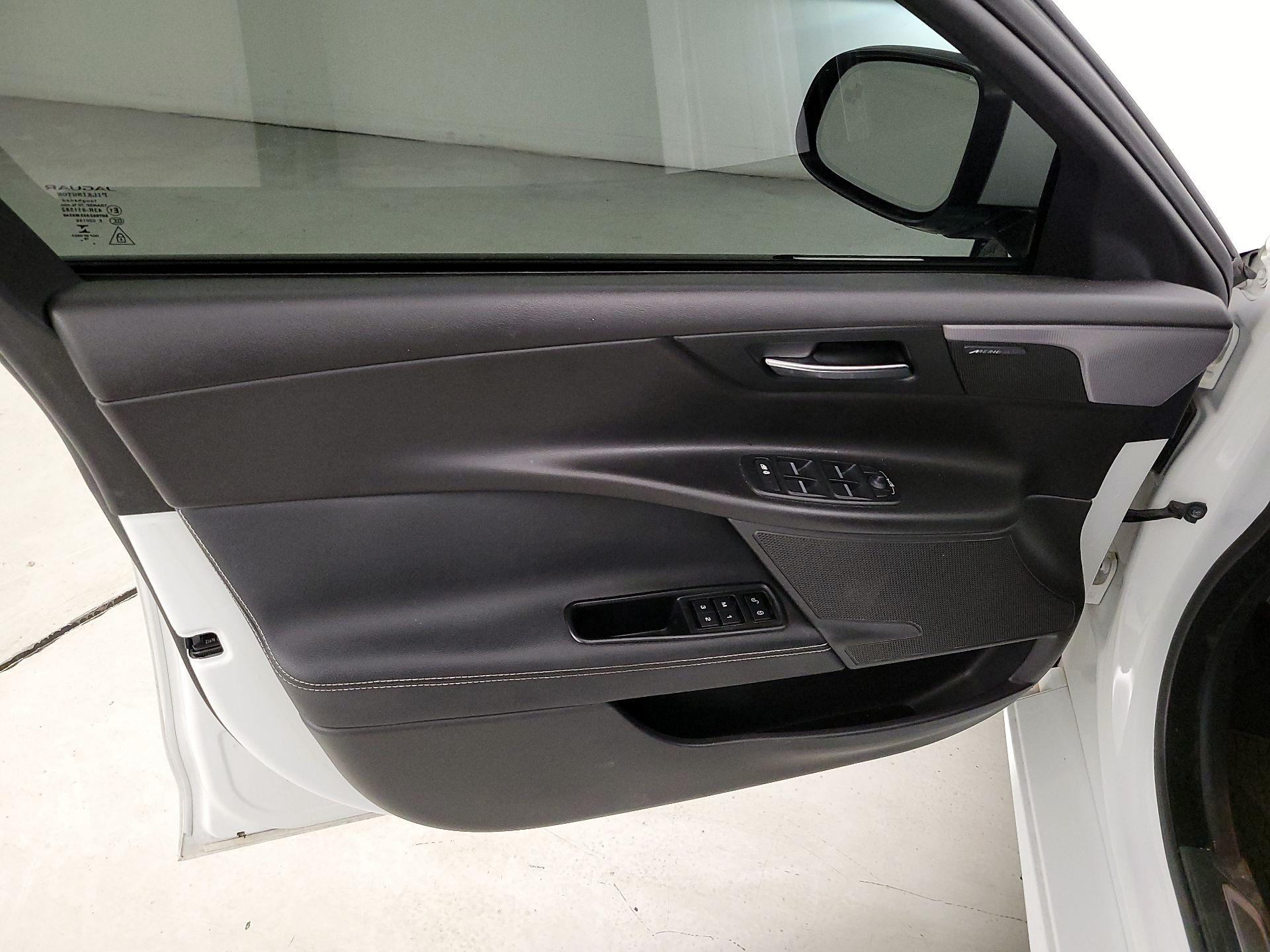 Thumbnail: 2018 Jaguar XE - 12