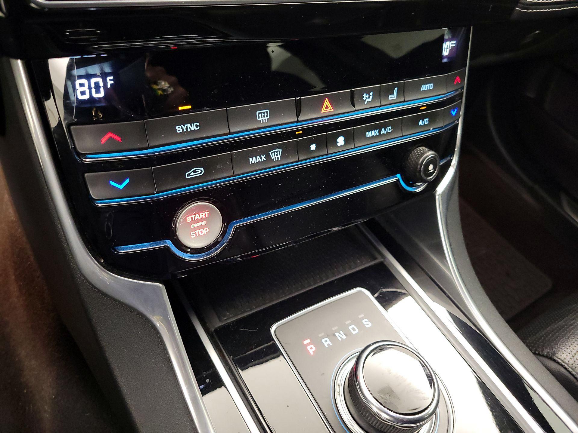 Thumbnail: 2018 Jaguar XE - 16