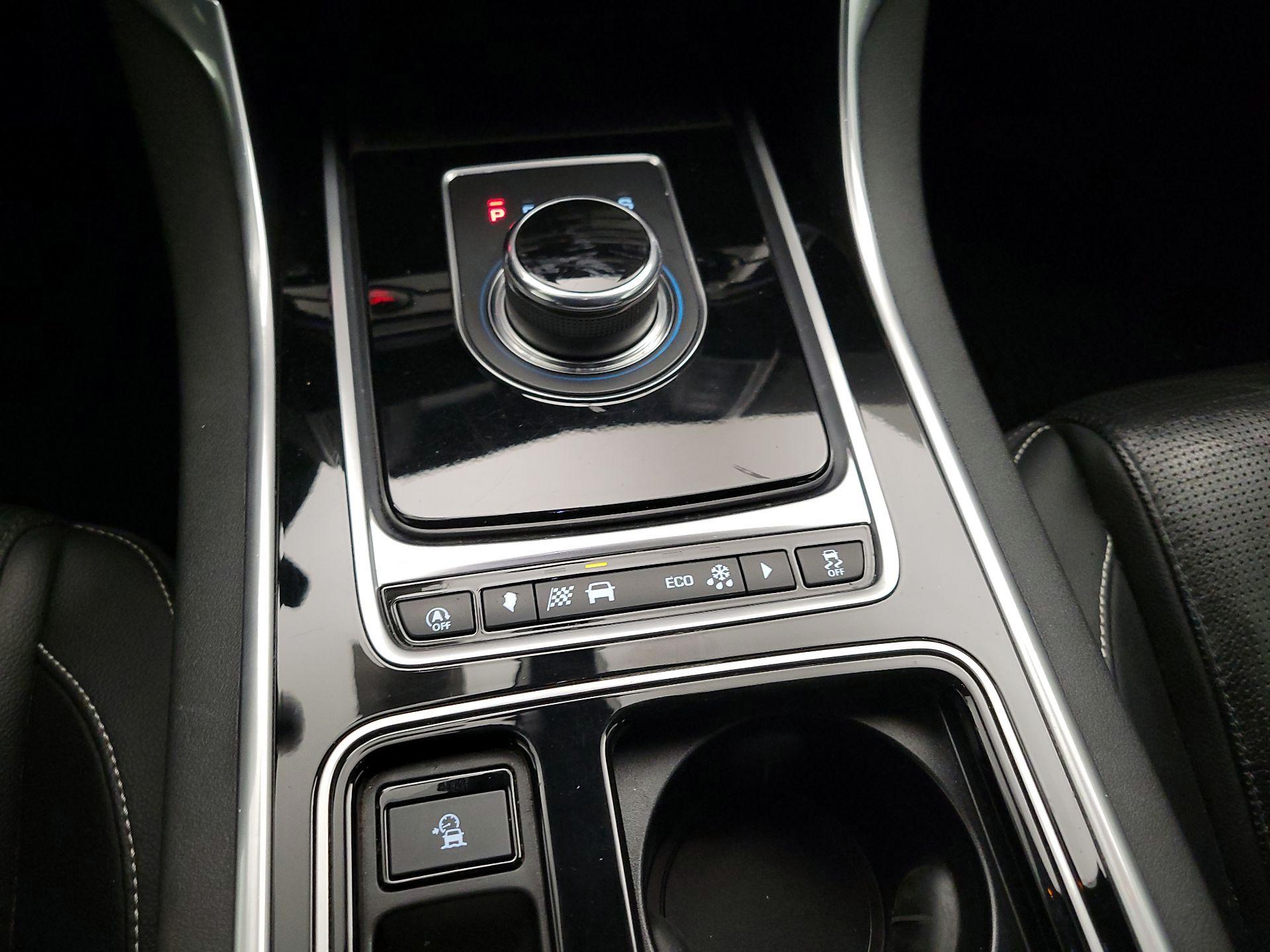 Thumbnail: 2018 Jaguar XE - 17