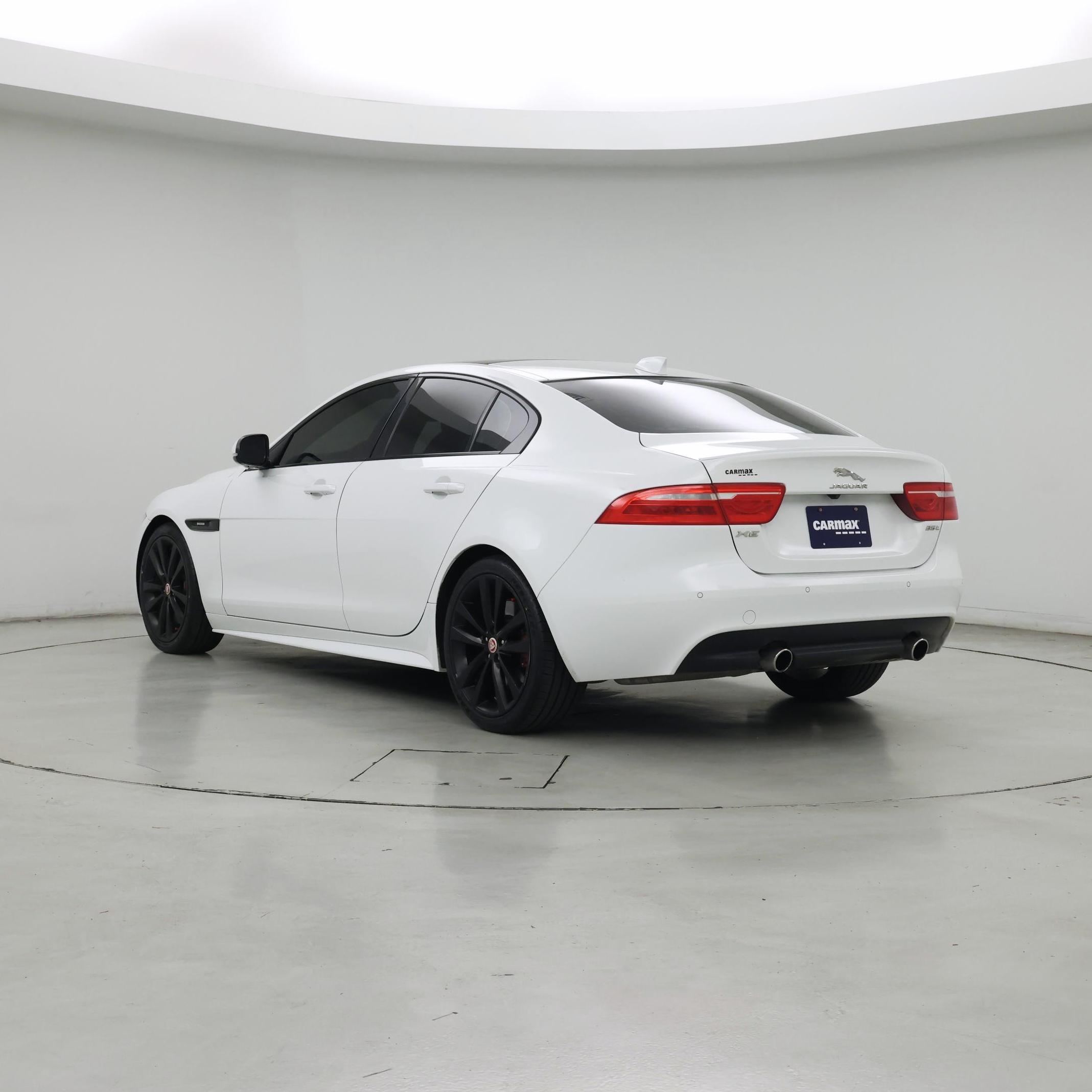 Thumbnail: 2018 Jaguar XE - 2