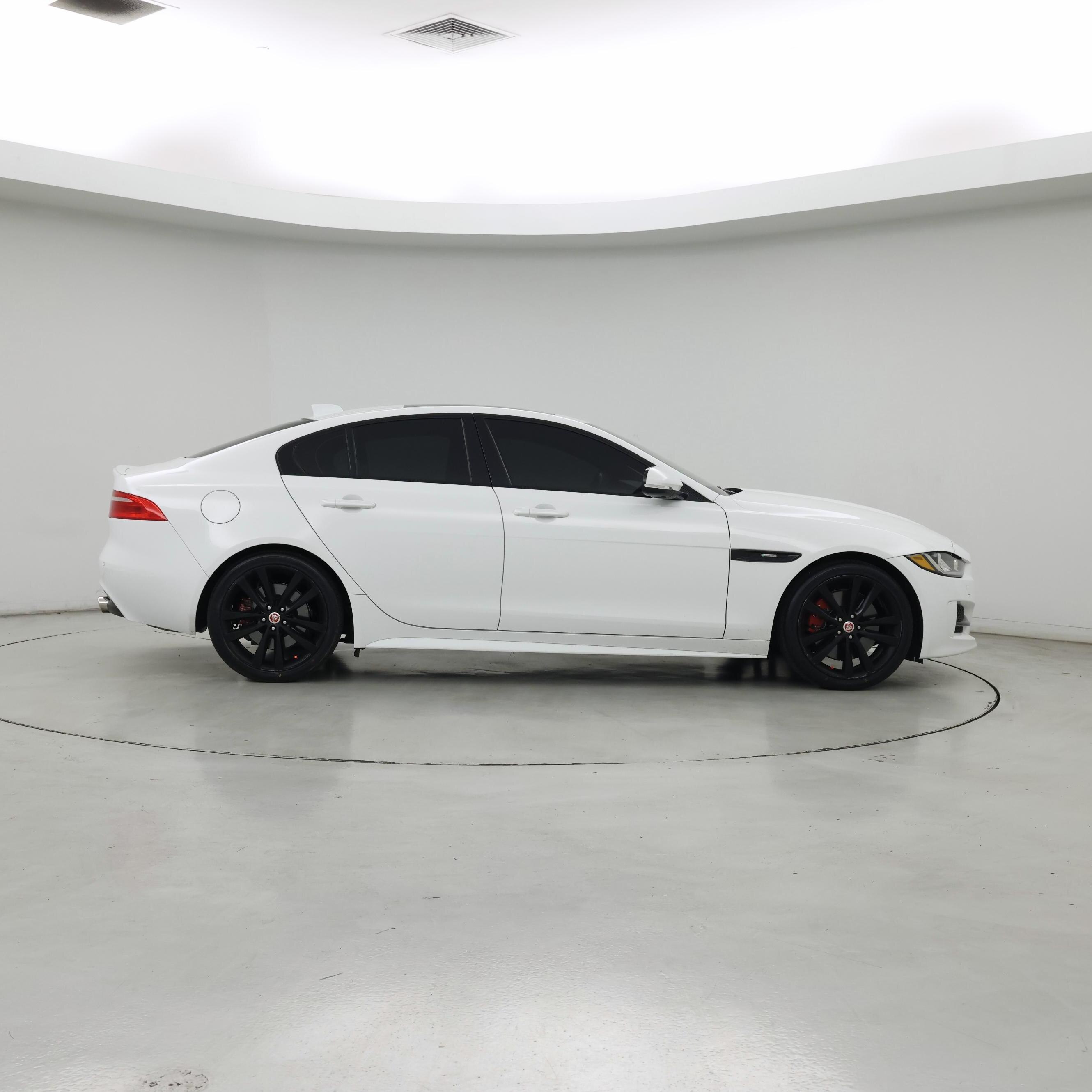 Thumbnail: 2018 Jaguar XE - 7