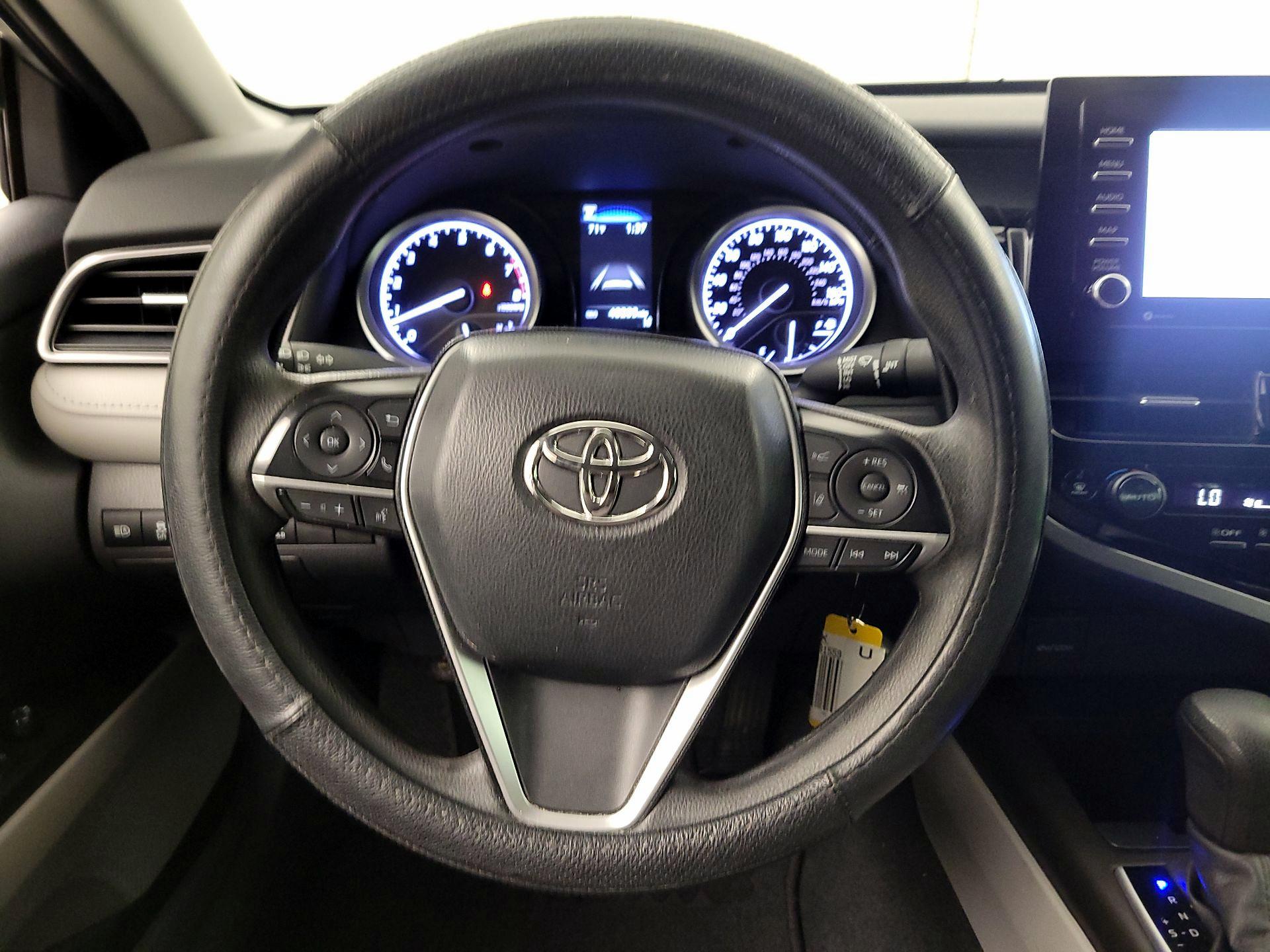 Thumbnail: 2022 Toyota Camry - 10